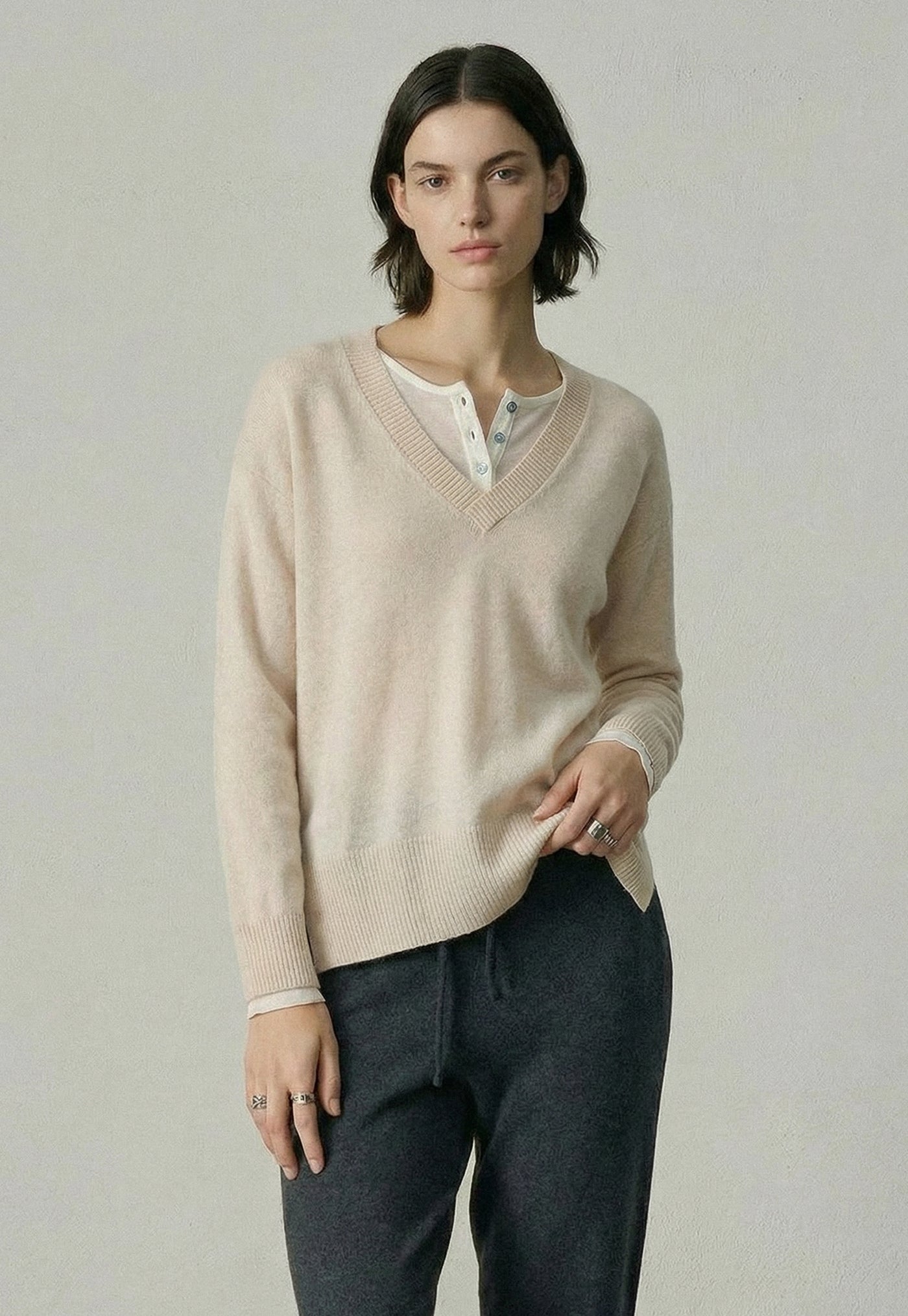 494 Cashmere Gorgeous V - Pearl Shell