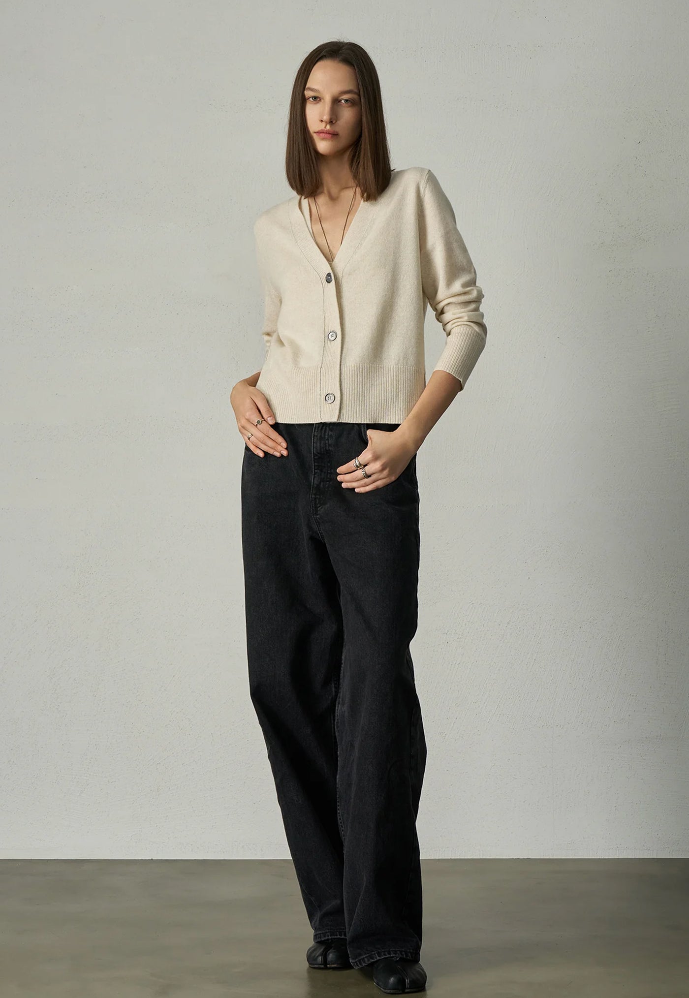 145 Cashmere Seam Detail Cardi - Pearl Shell