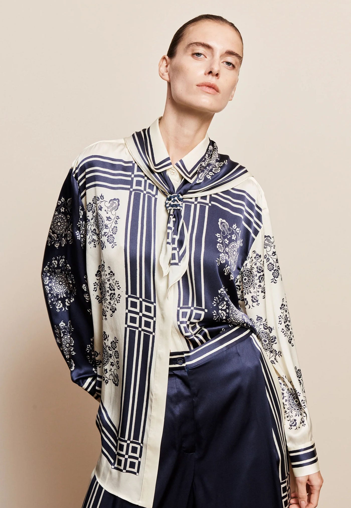 Banderra Scarf Silk Shirt - Ink