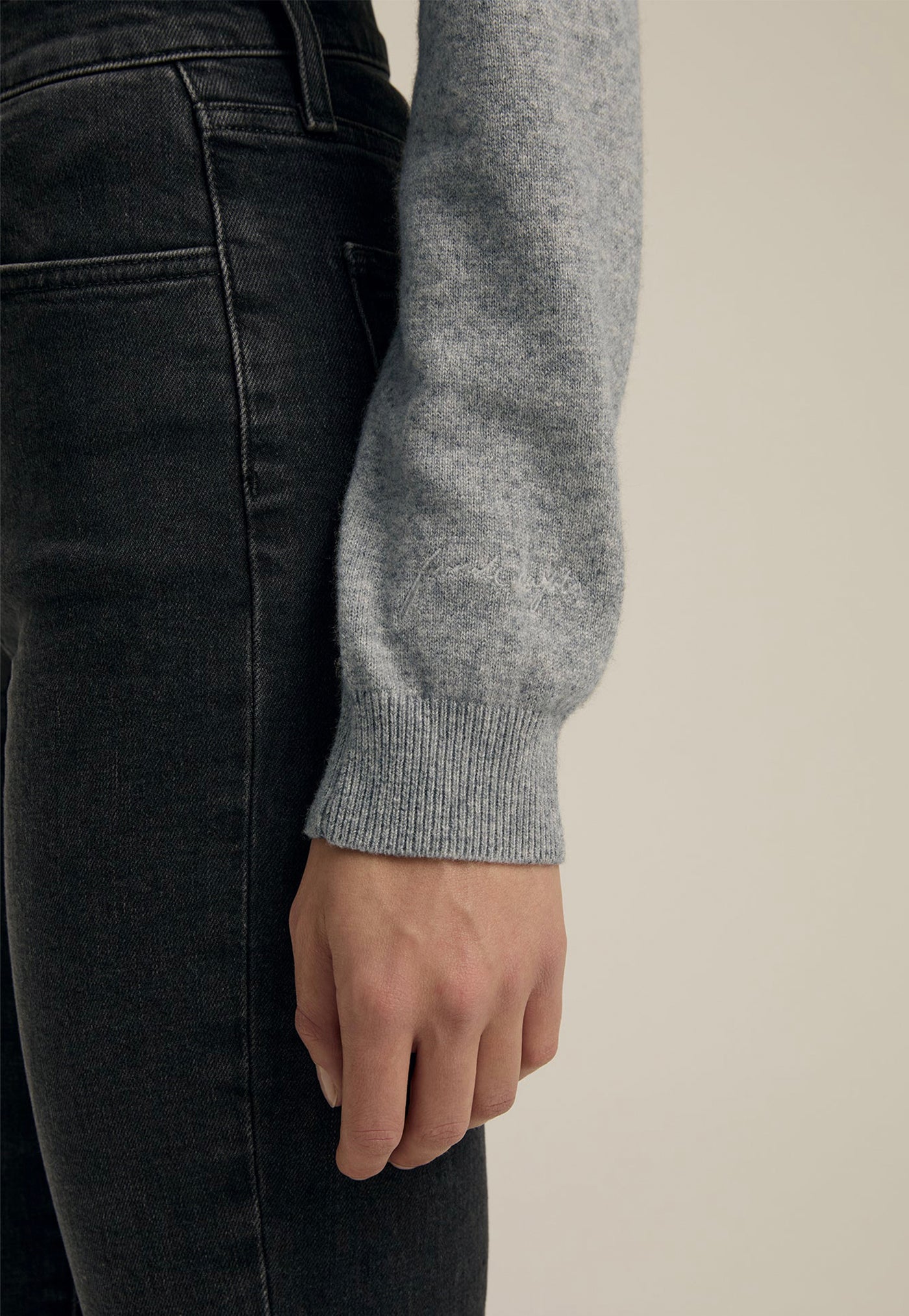 The Favorite Cashmere Crew - Heather Grey