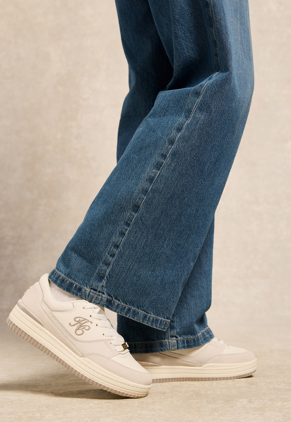 Retro Trainer - Off White
