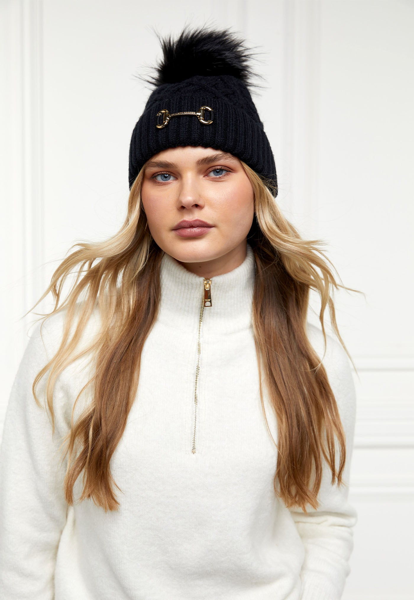 Horsebit Bobble Hat - Black