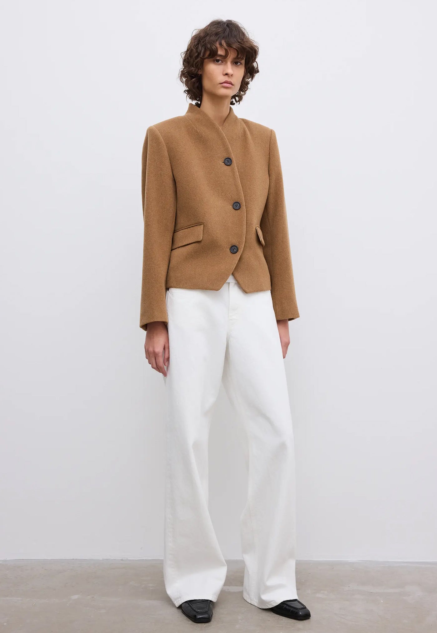 Short Curved Jacket - Camel