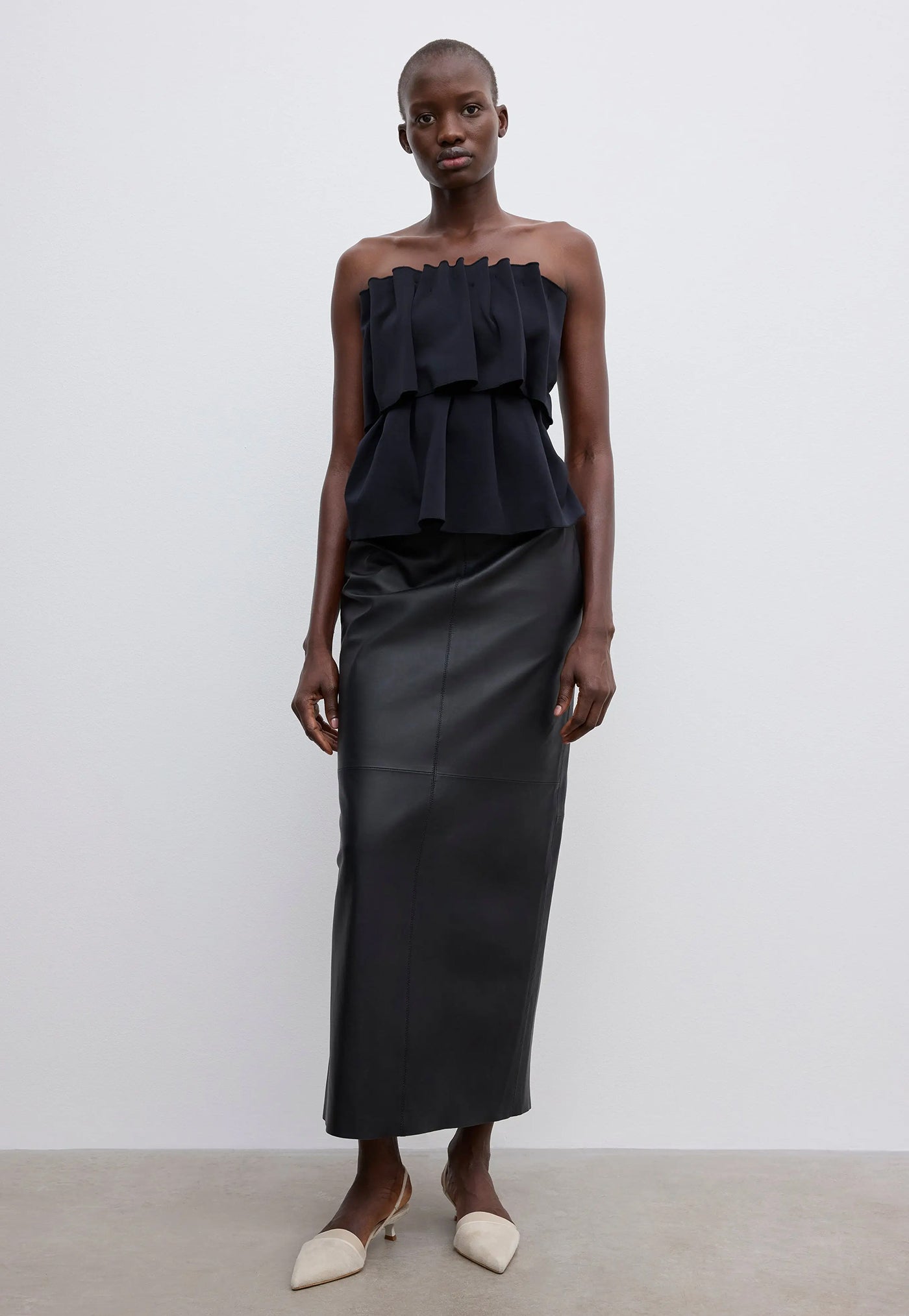 Sculpted Tube Top - Black