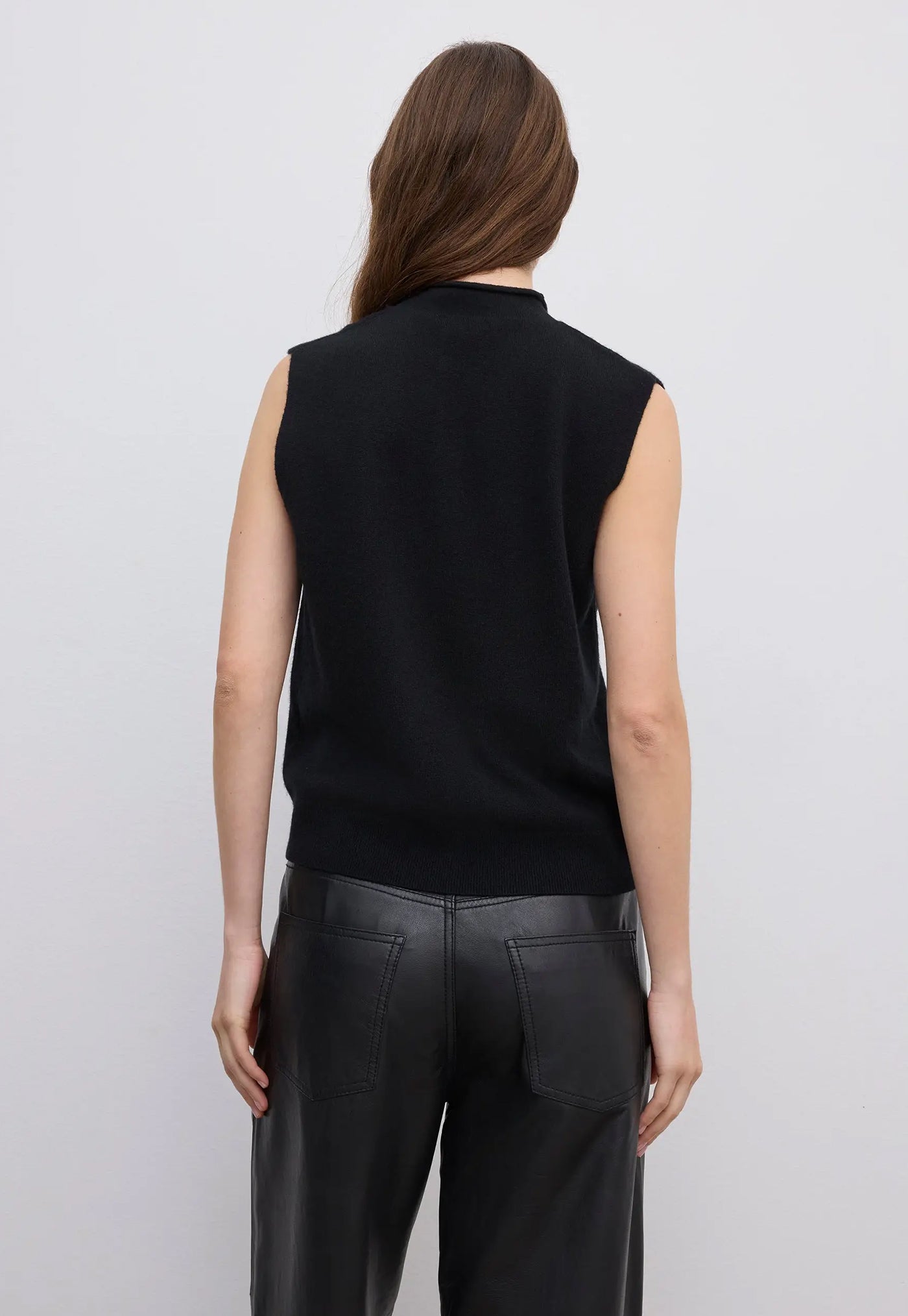 Sleeveless Knit Top - Black