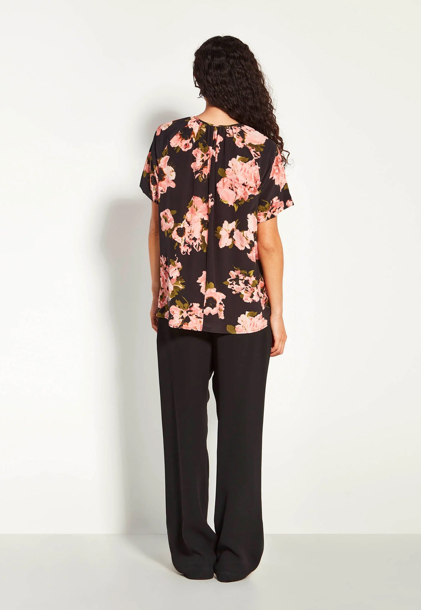 Dina Top - Shadow