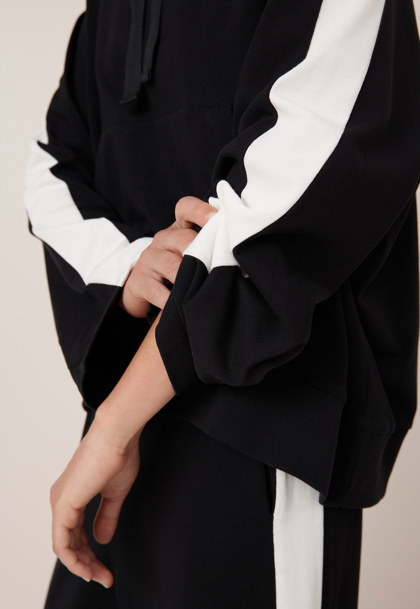 Contrast Hoodie - Black