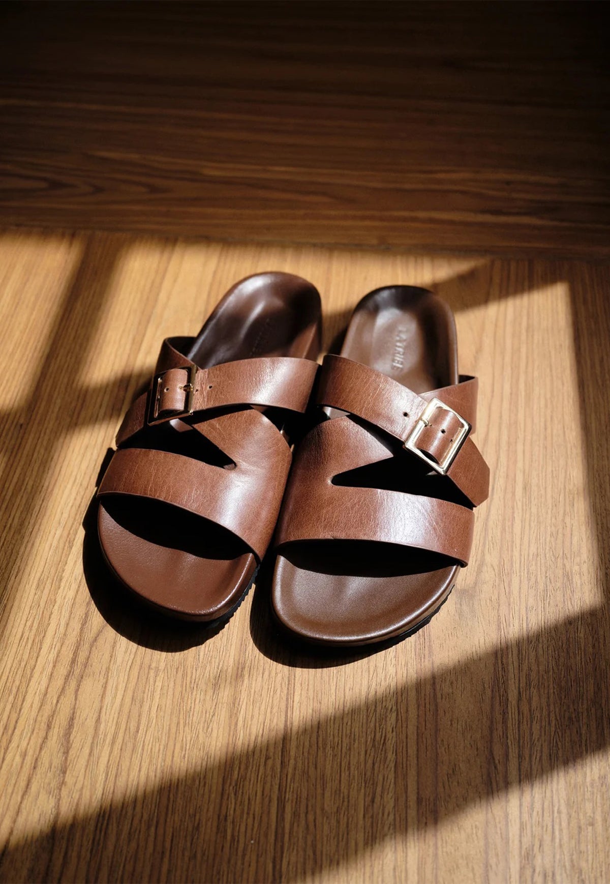 Buckle Strap Slide - Cognac