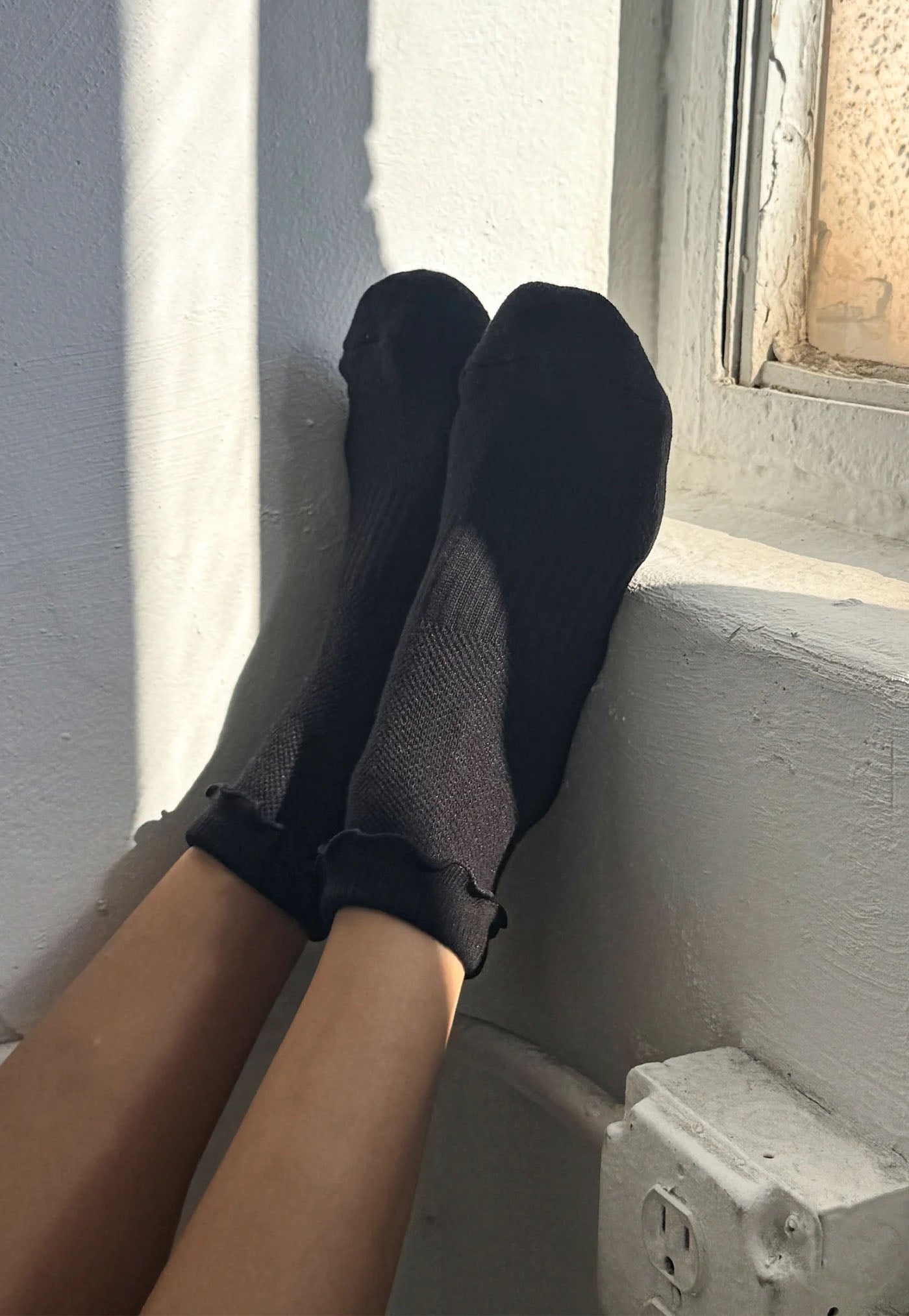 Ruffle Hugger Crew Socks - Black