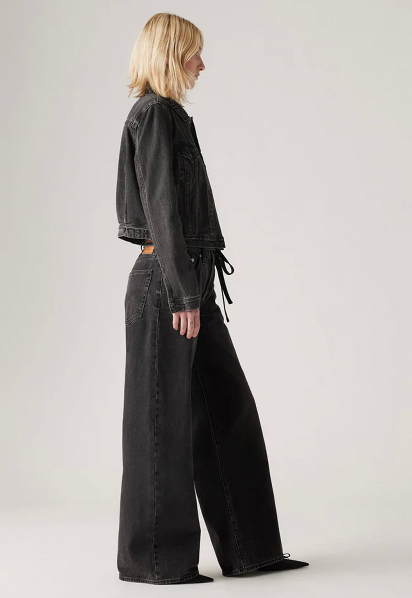 XL Straight - Influential Lady