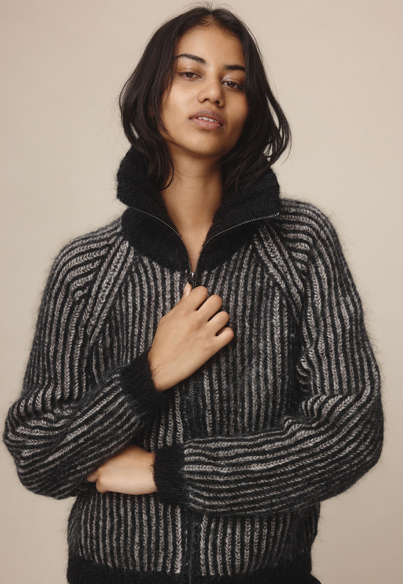 Oscar Zip Up - Black/Greige