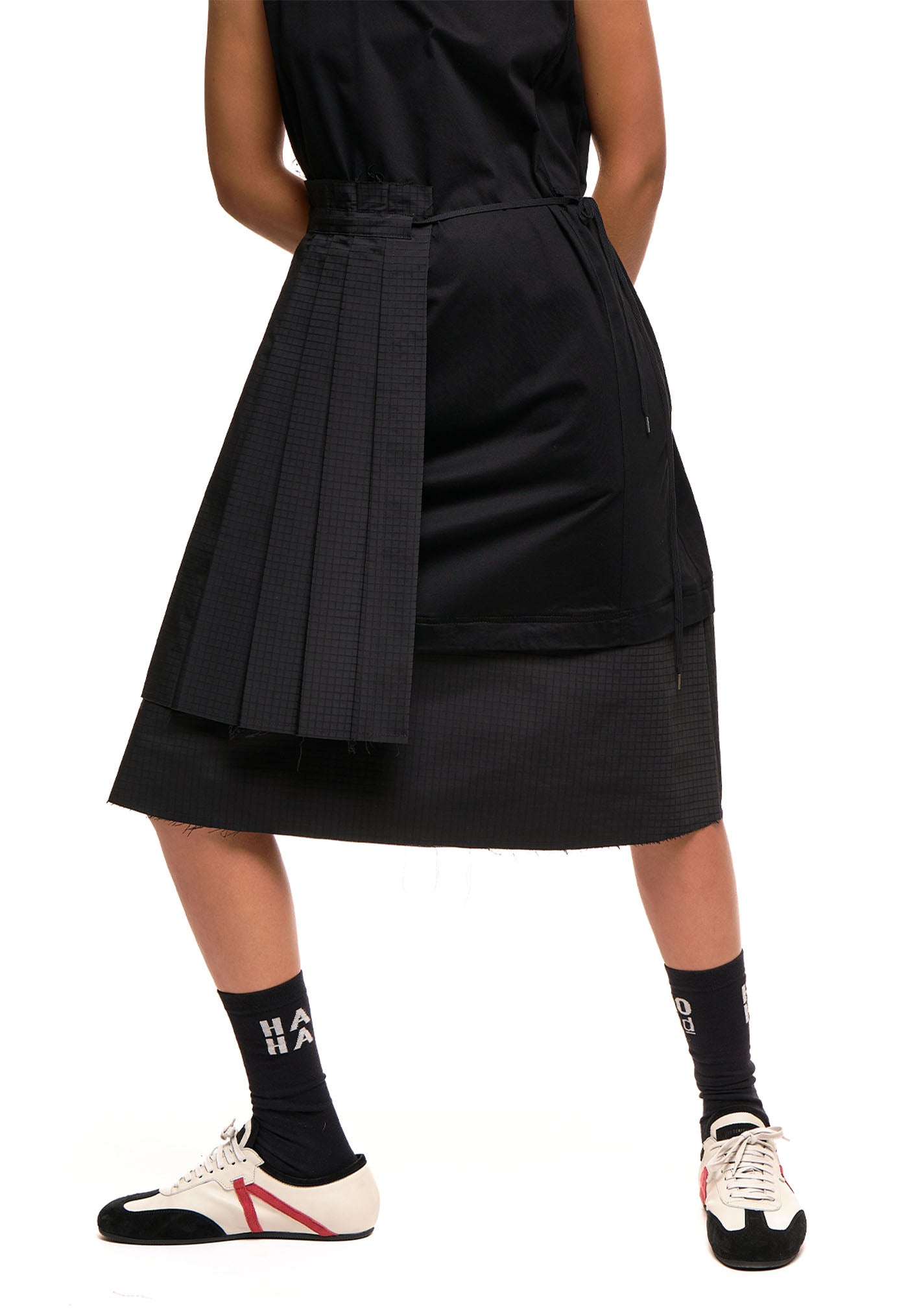 Demi Pleat - Black