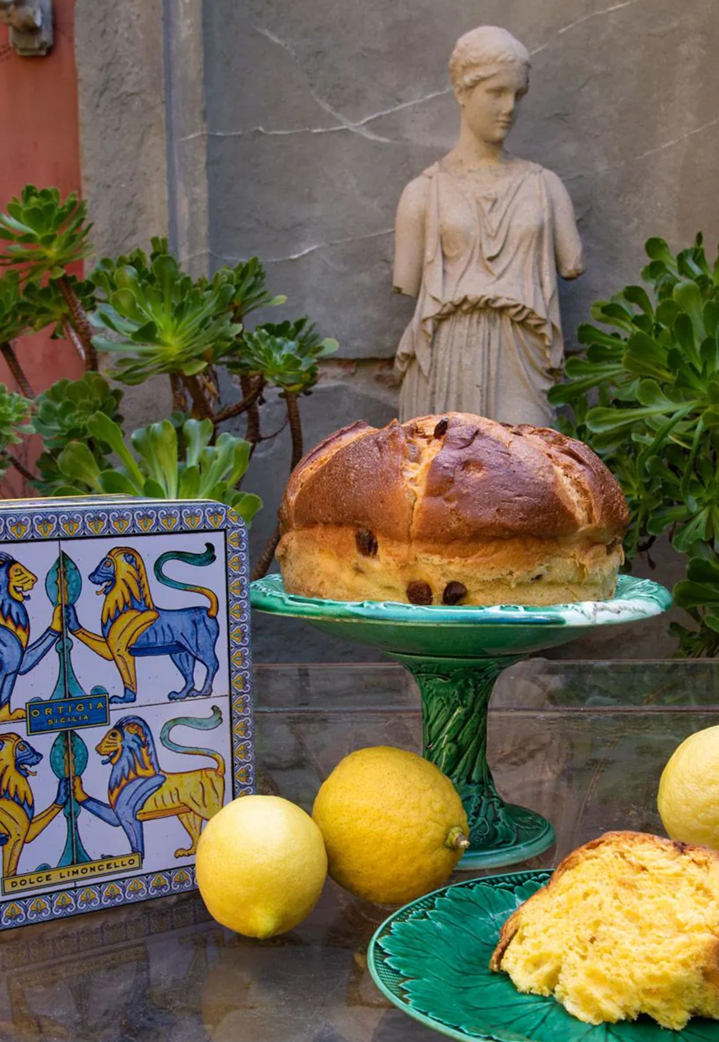 Lemon Panettone in Tin 600g