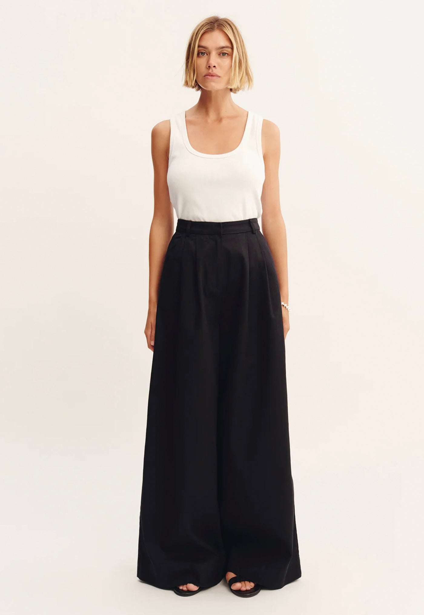 Lewis Singlet - White