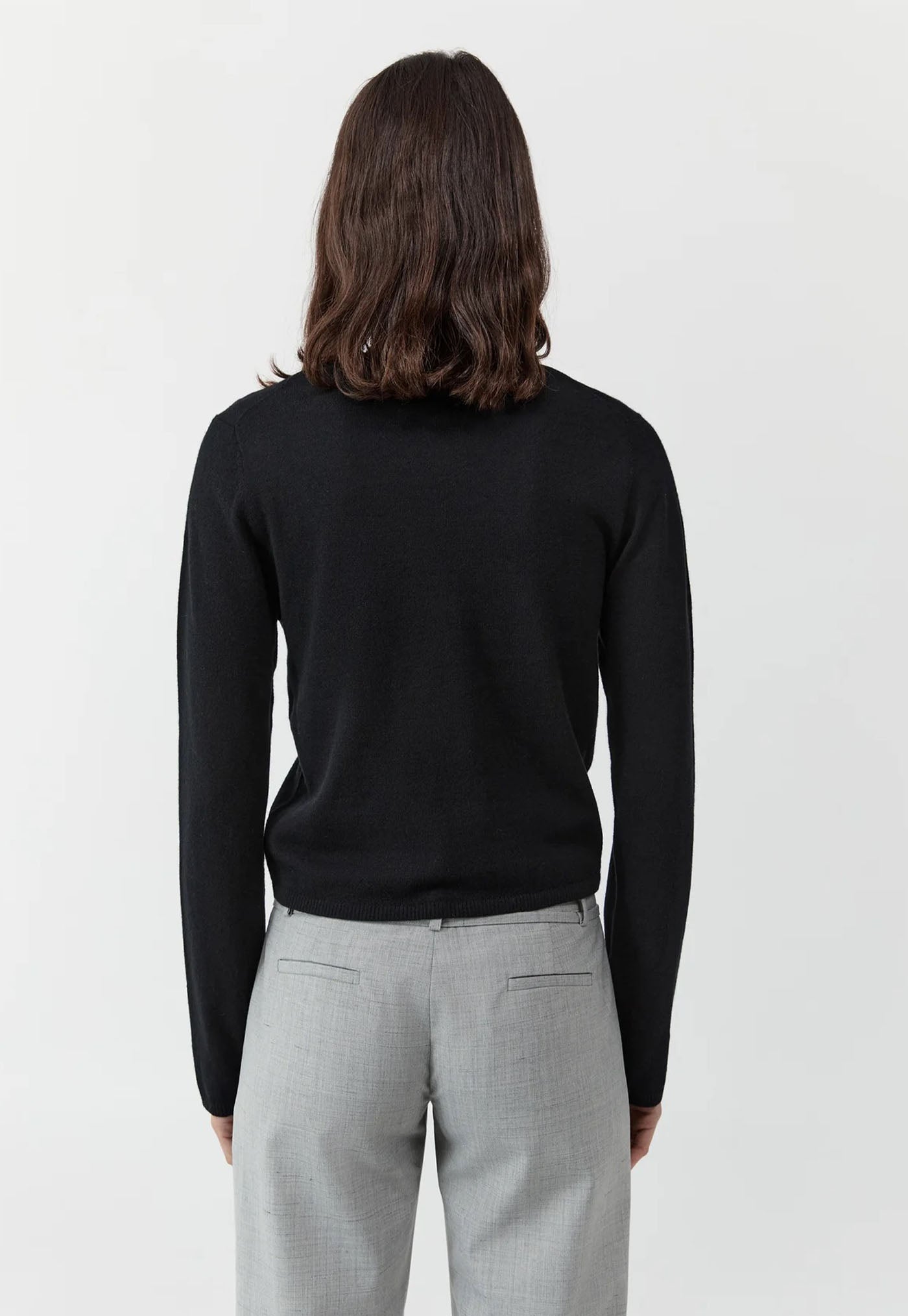 Fine Merino V Neck Sweater - Black