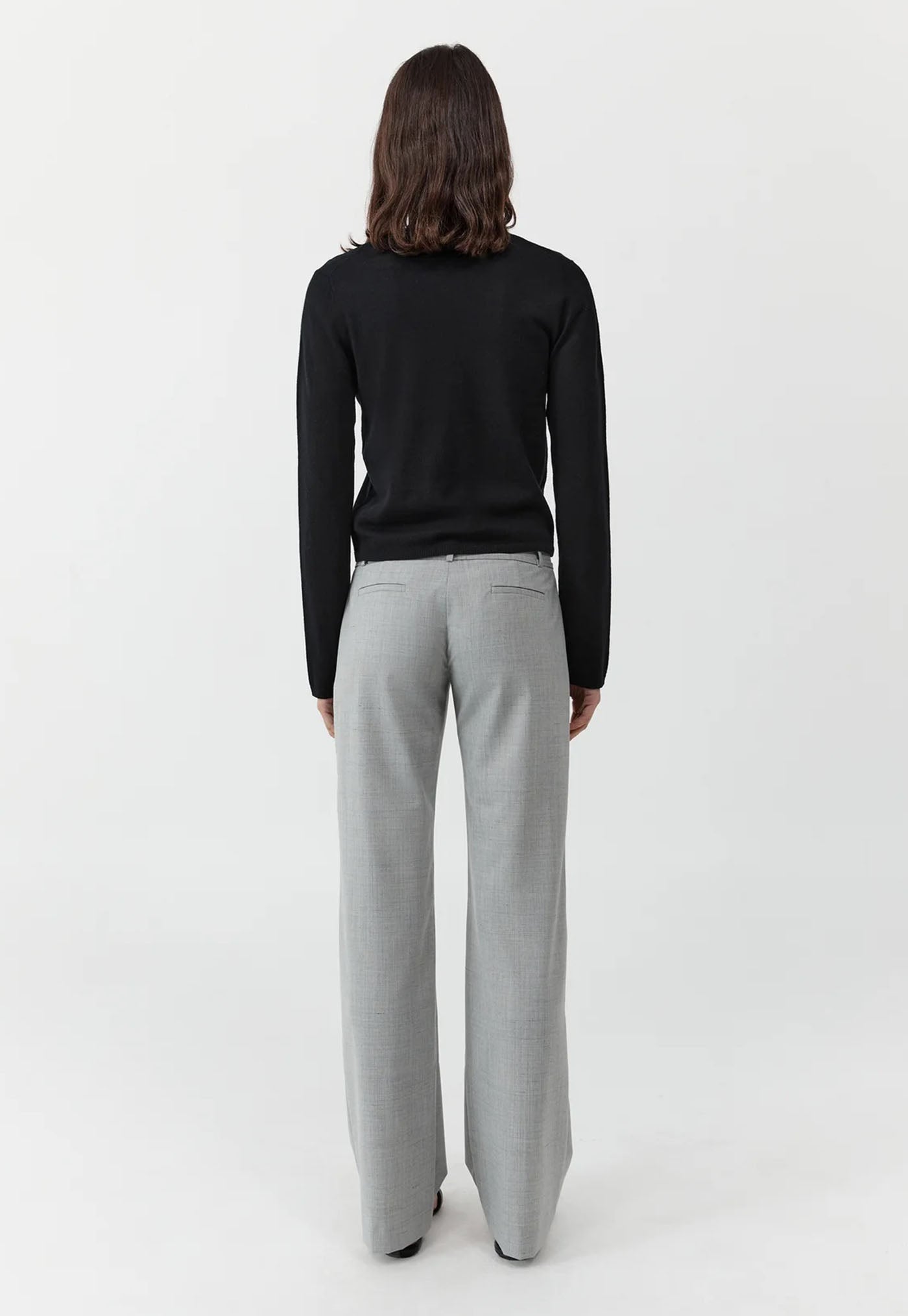 Fine Merino V Neck Sweater - Black