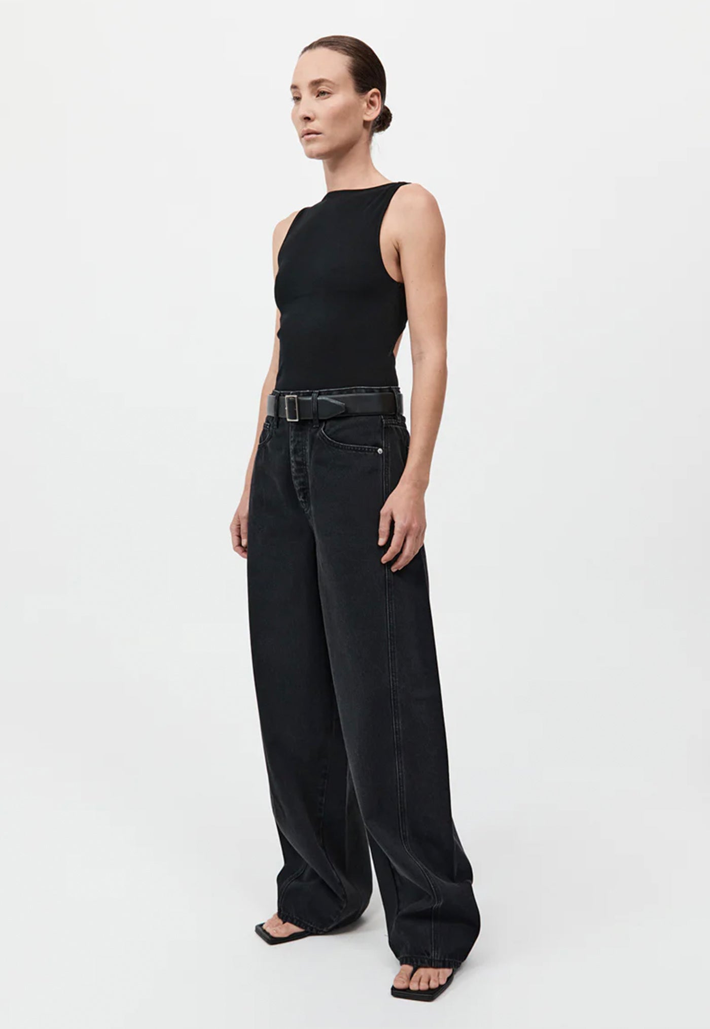 Mid Rise Balloon Jeans - Washed Black