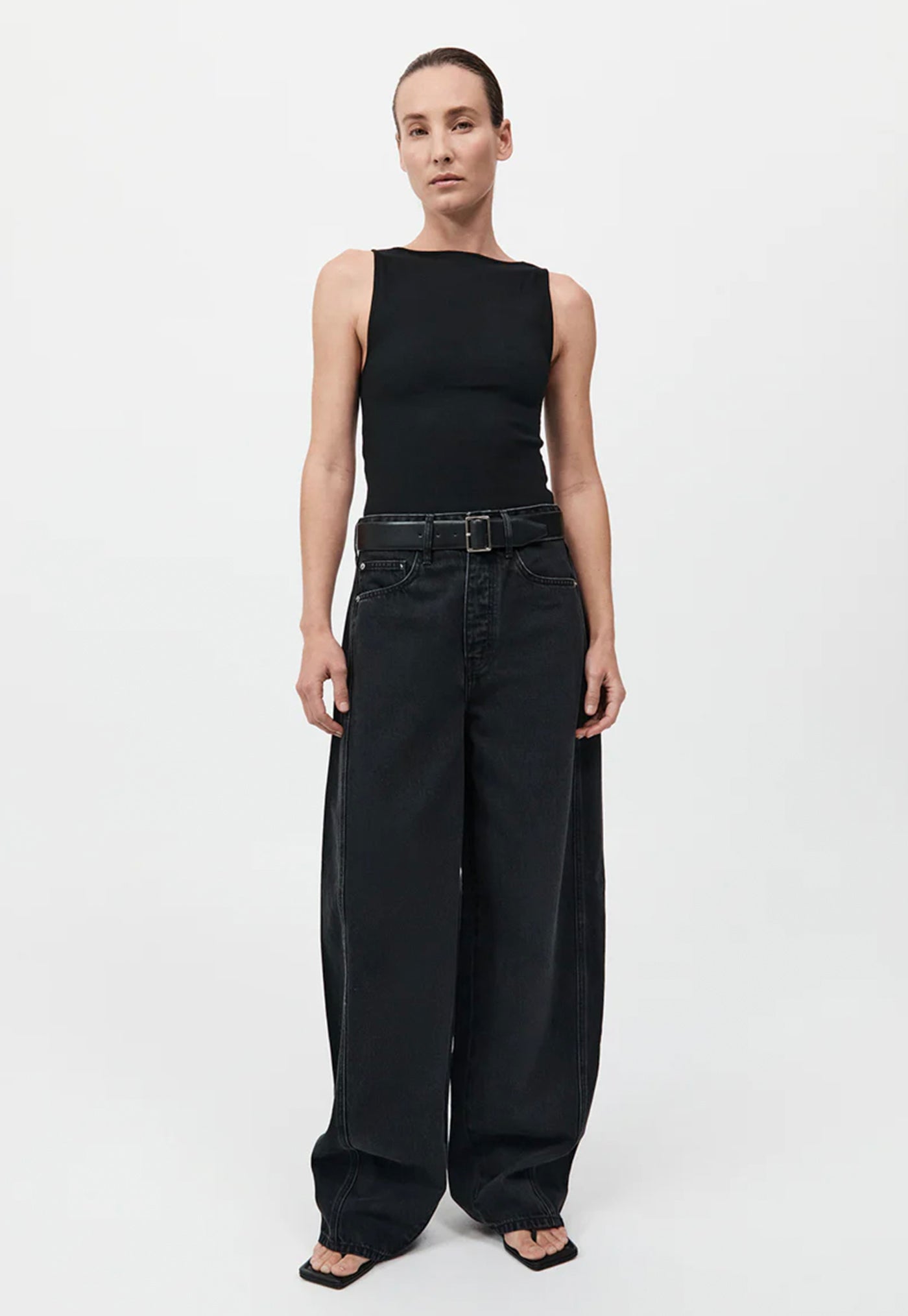 Mid Rise Balloon Jeans - Washed Black