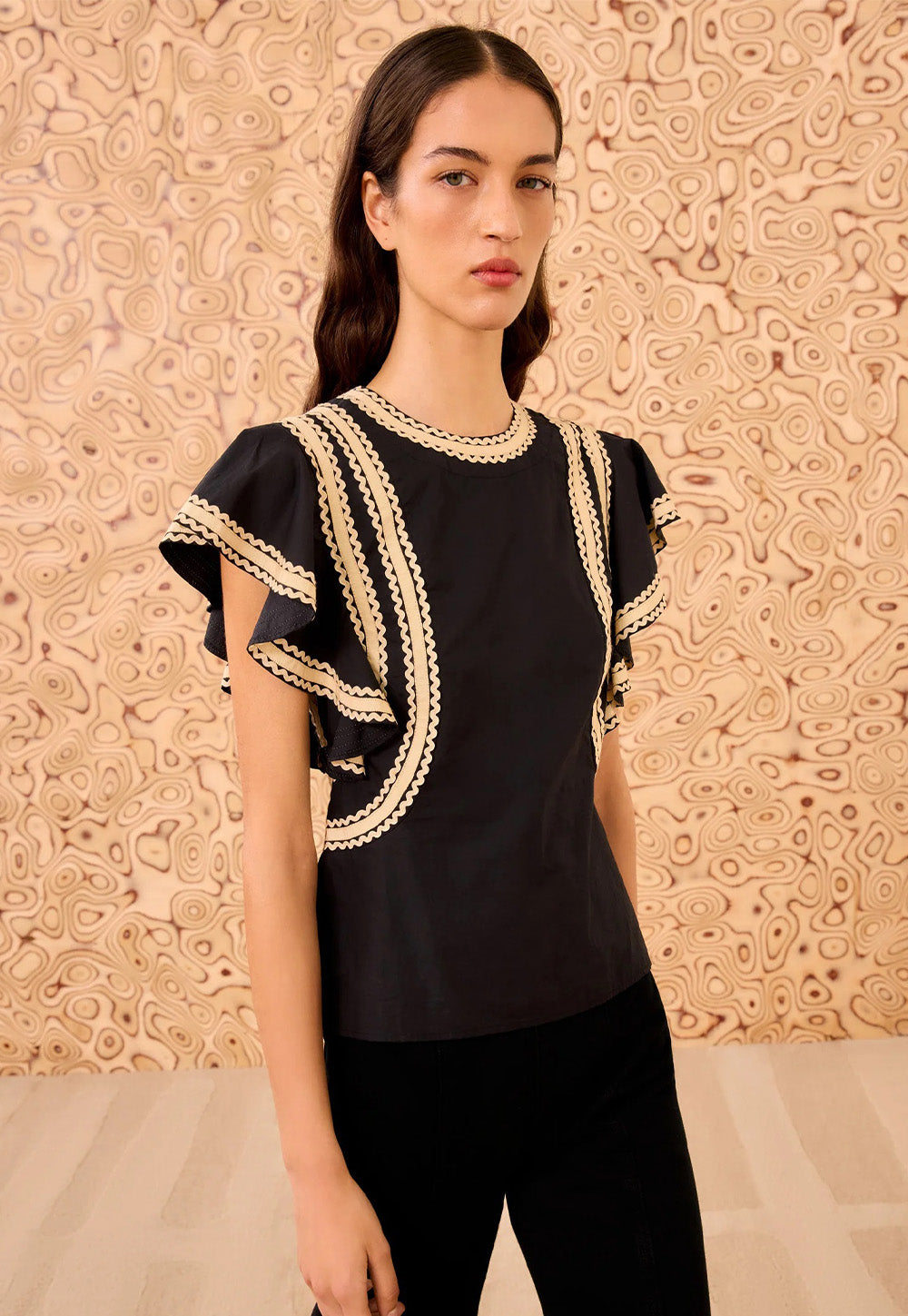 Anora Flutter Sleeve Top - Noir