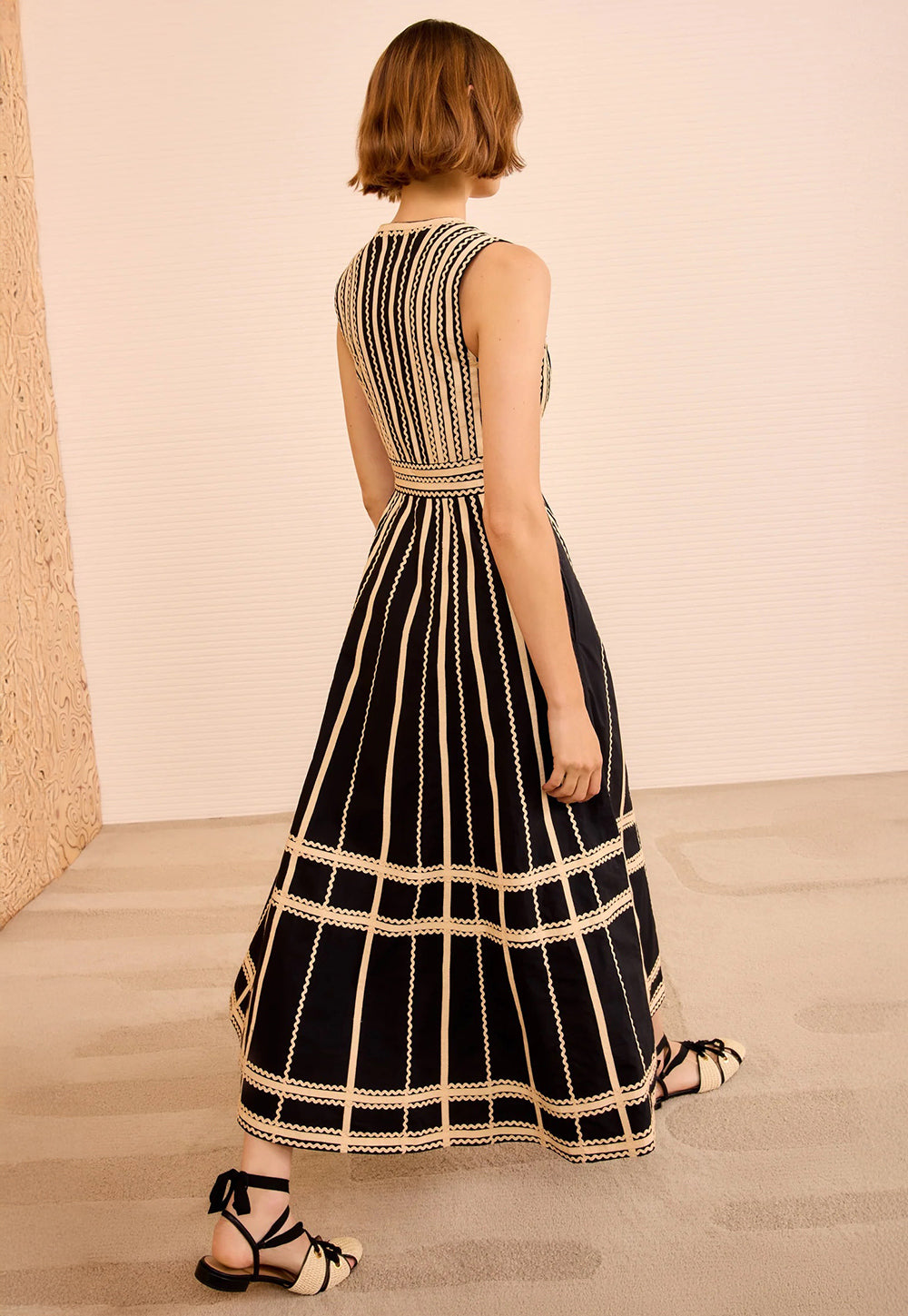 Palermo Deep V Midi Dress - Noir