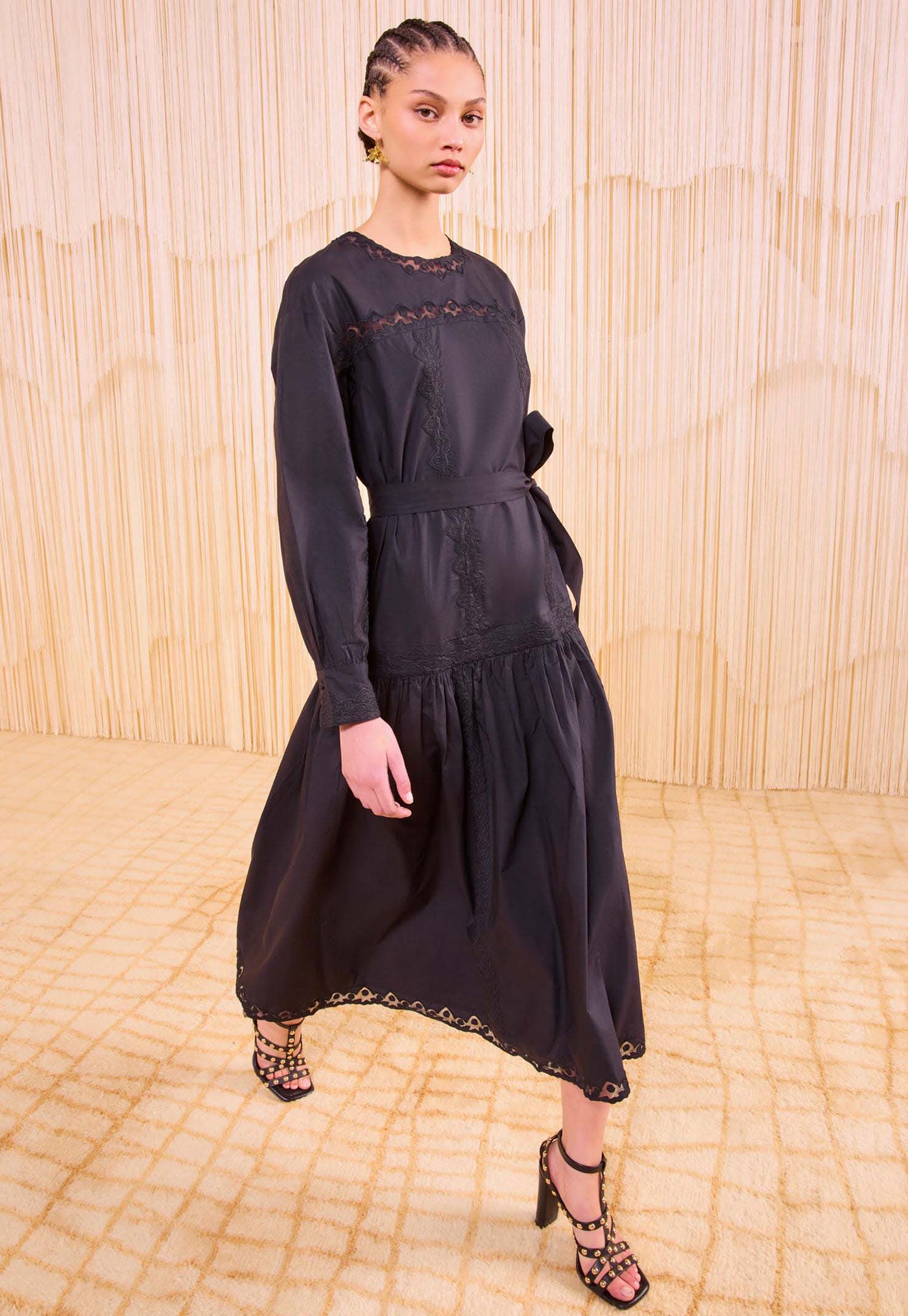 Brin Drop Waist Long Sleeve Dress - Noir