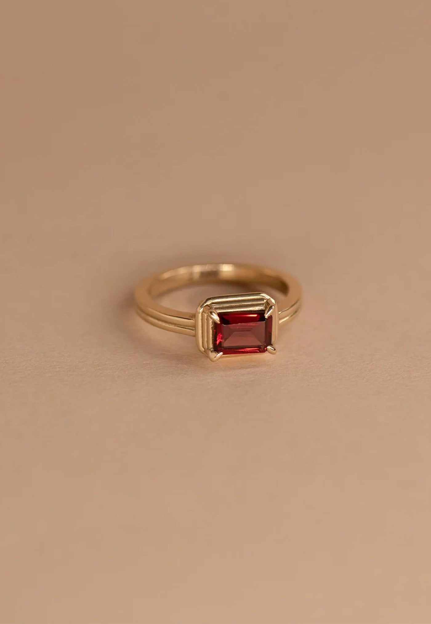 Naia Ring