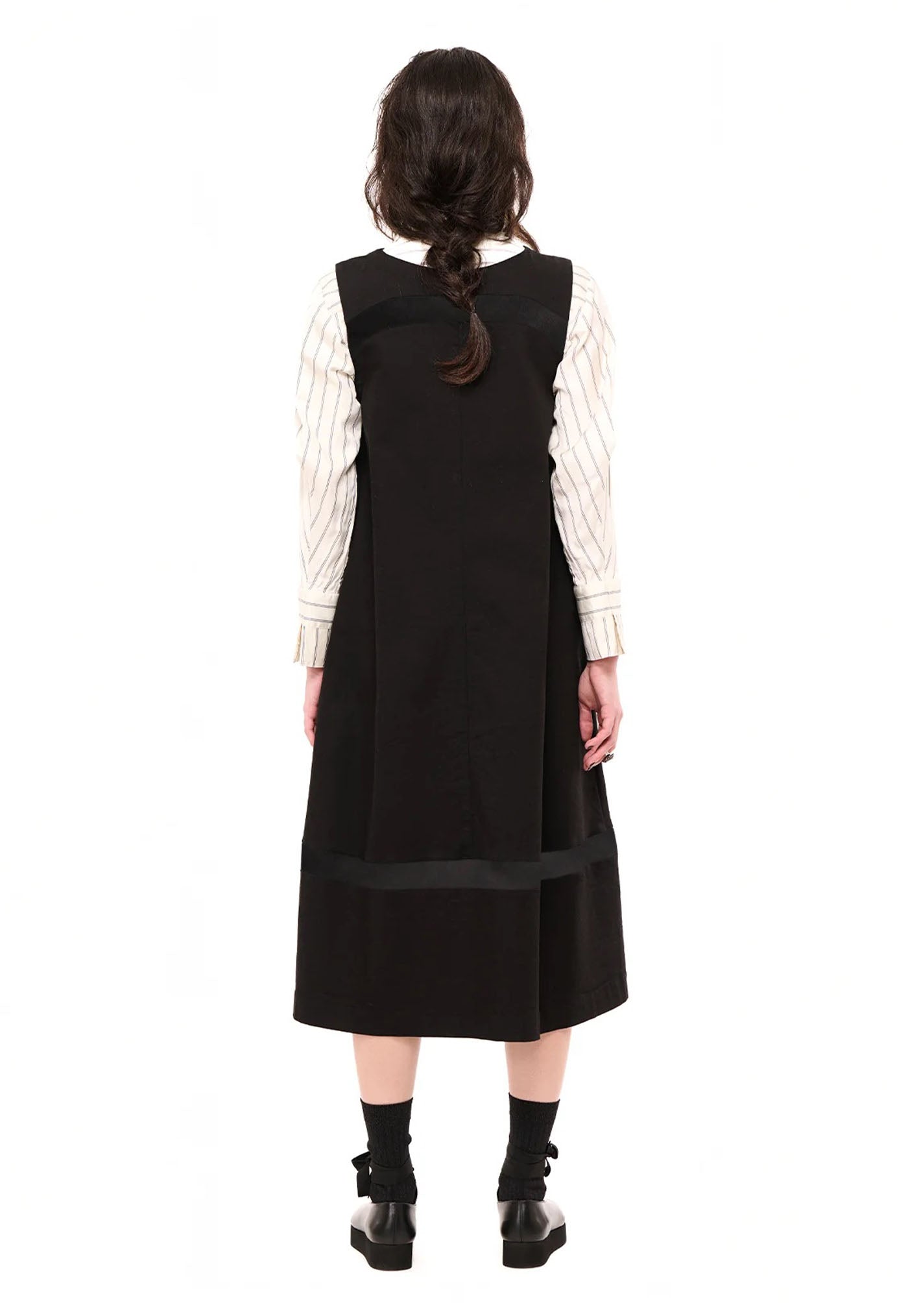 Returns Pinny - Black