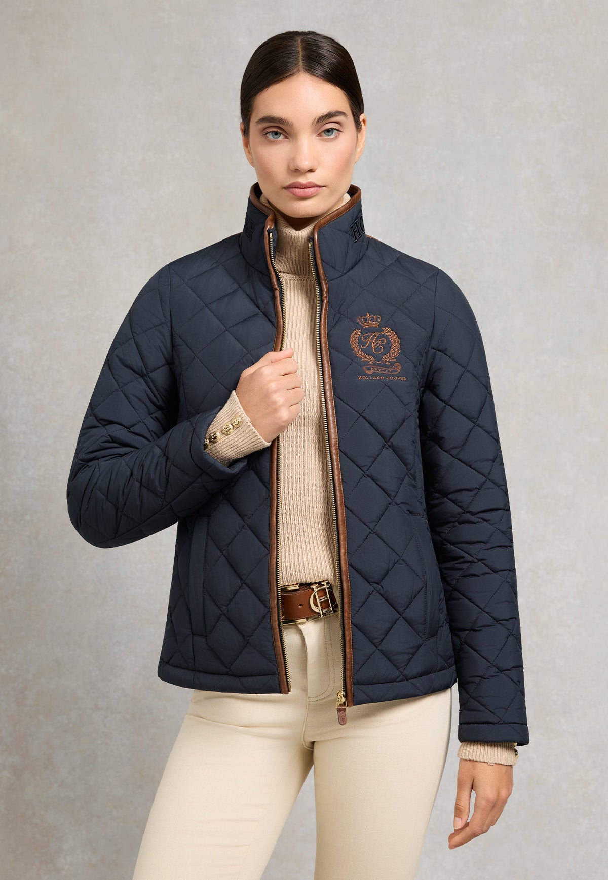 Holland Cooper Lightweight Country Jacket in Ink Navy, navy diamond quilted jacket with high collar and faux leather trim