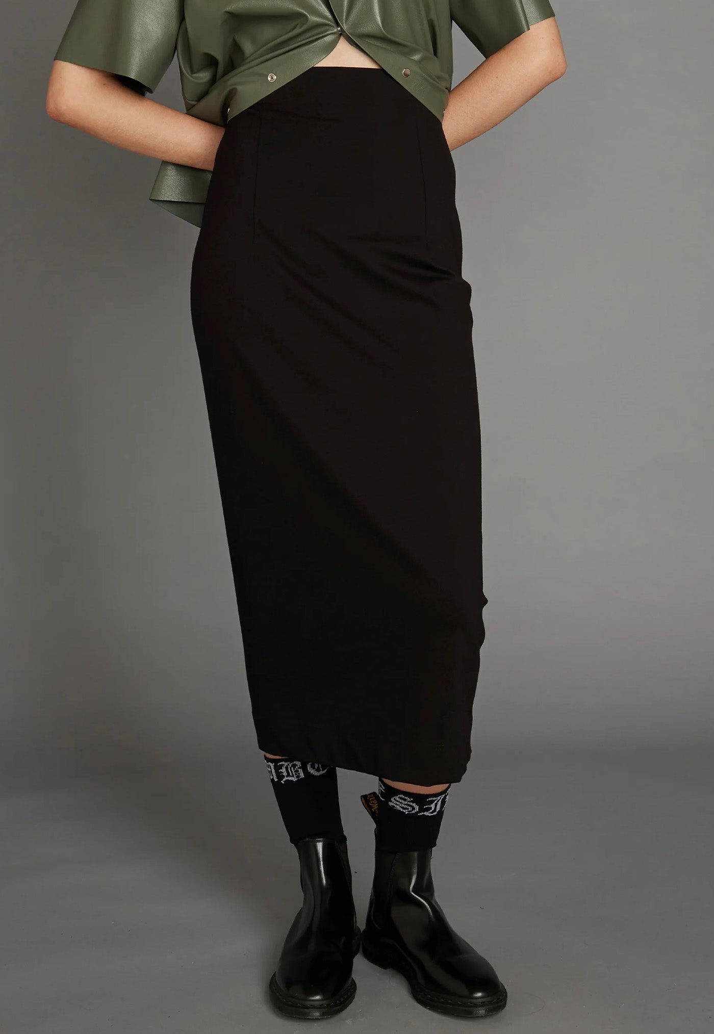 Svelte Skirt - Blacksmith sold by Angel Divine