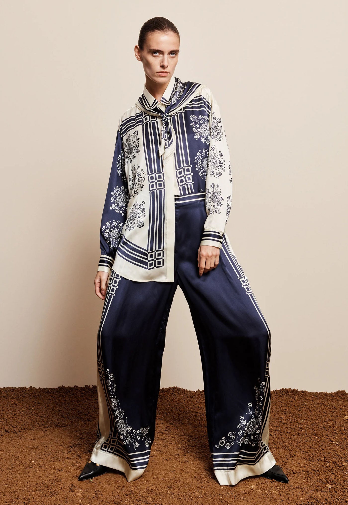 Banderra Silk Pant - Ink