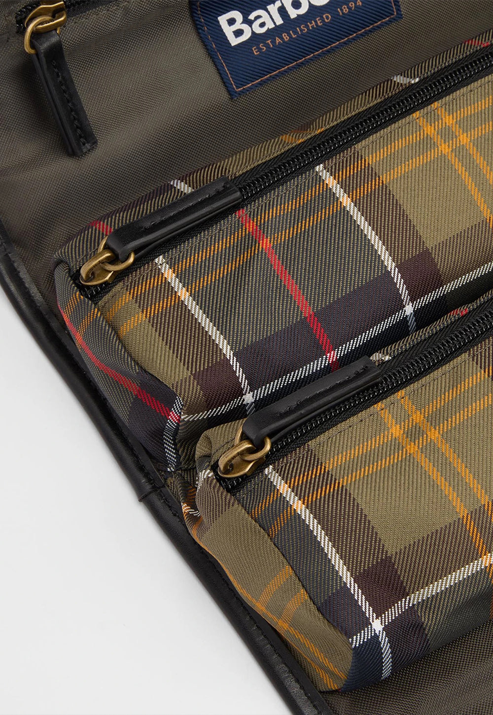 Tartan Hanging Washbag - Classic Beacon
