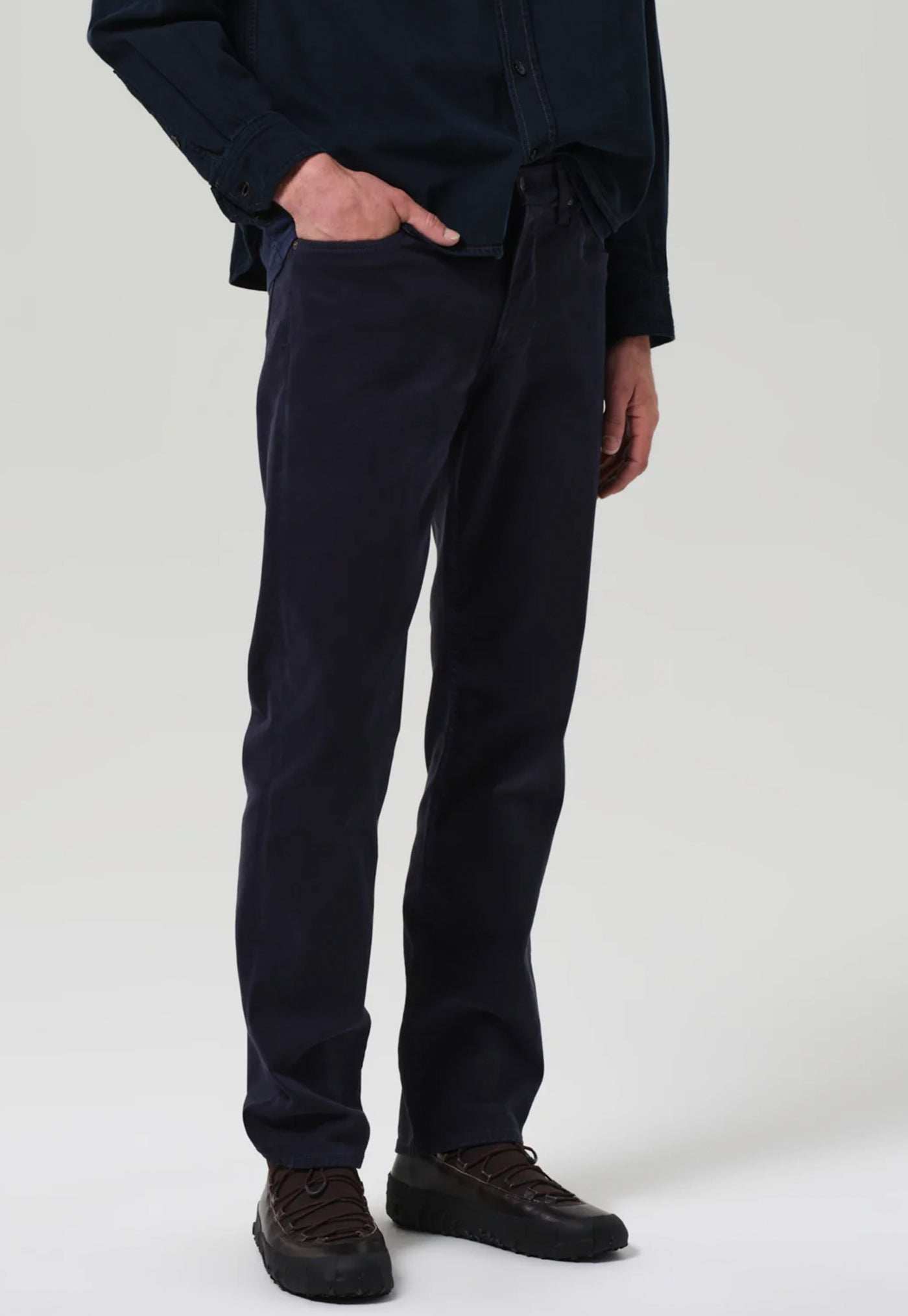 Elijah Straight Cashmere Touch Jean - Navy