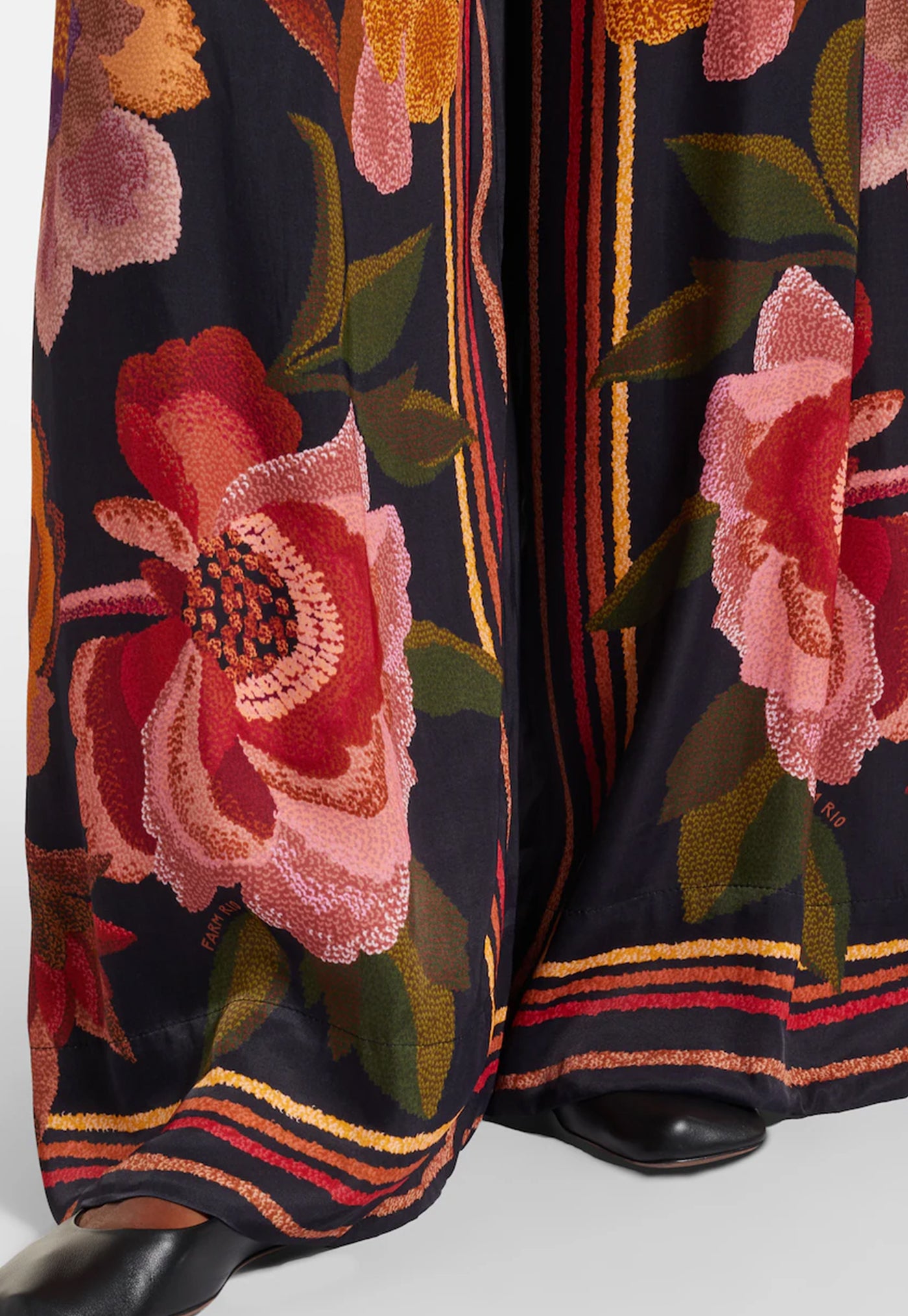 Chenille Flowers Pants - Black