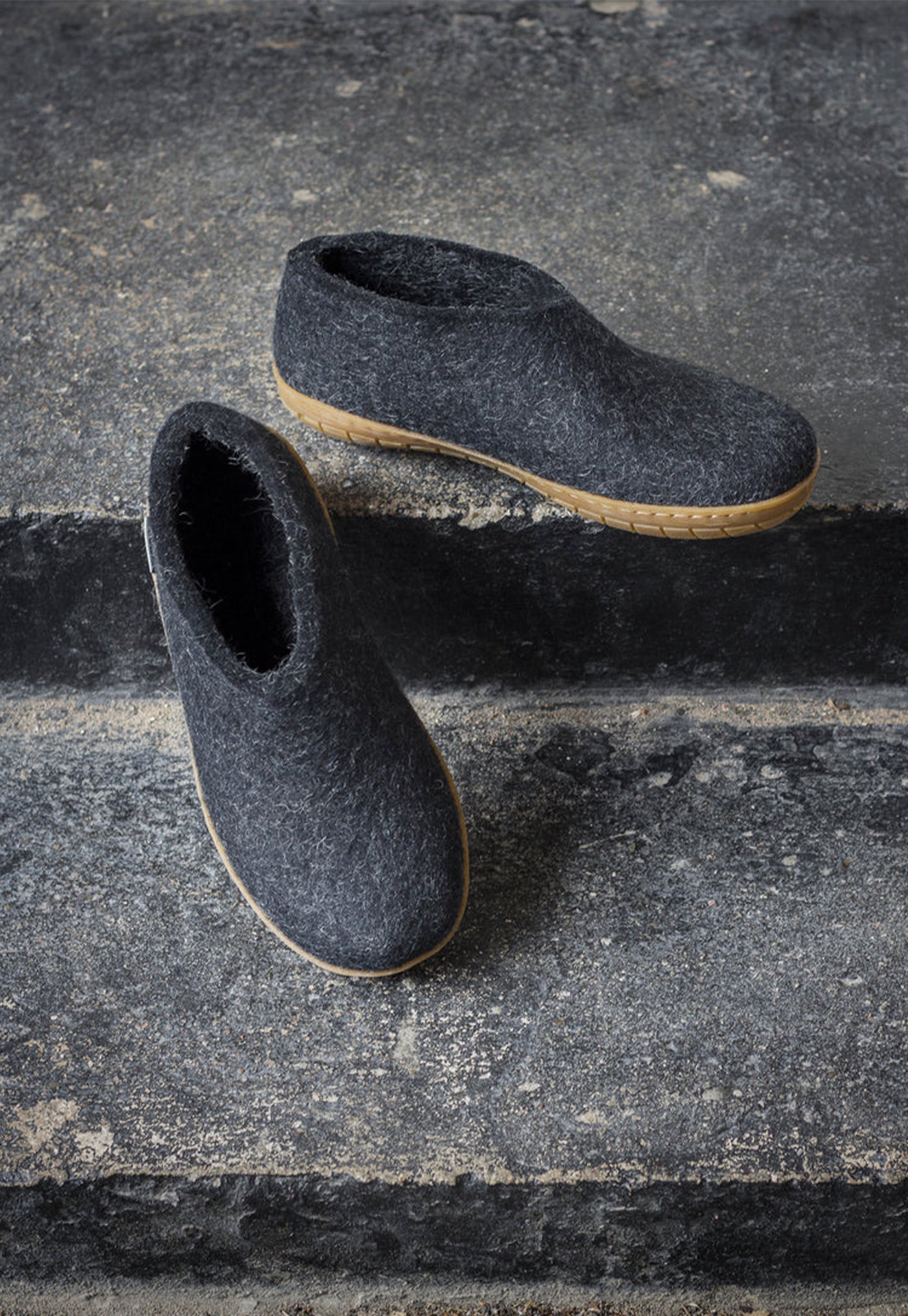 The Honey Rubber Shoe - Charcoal