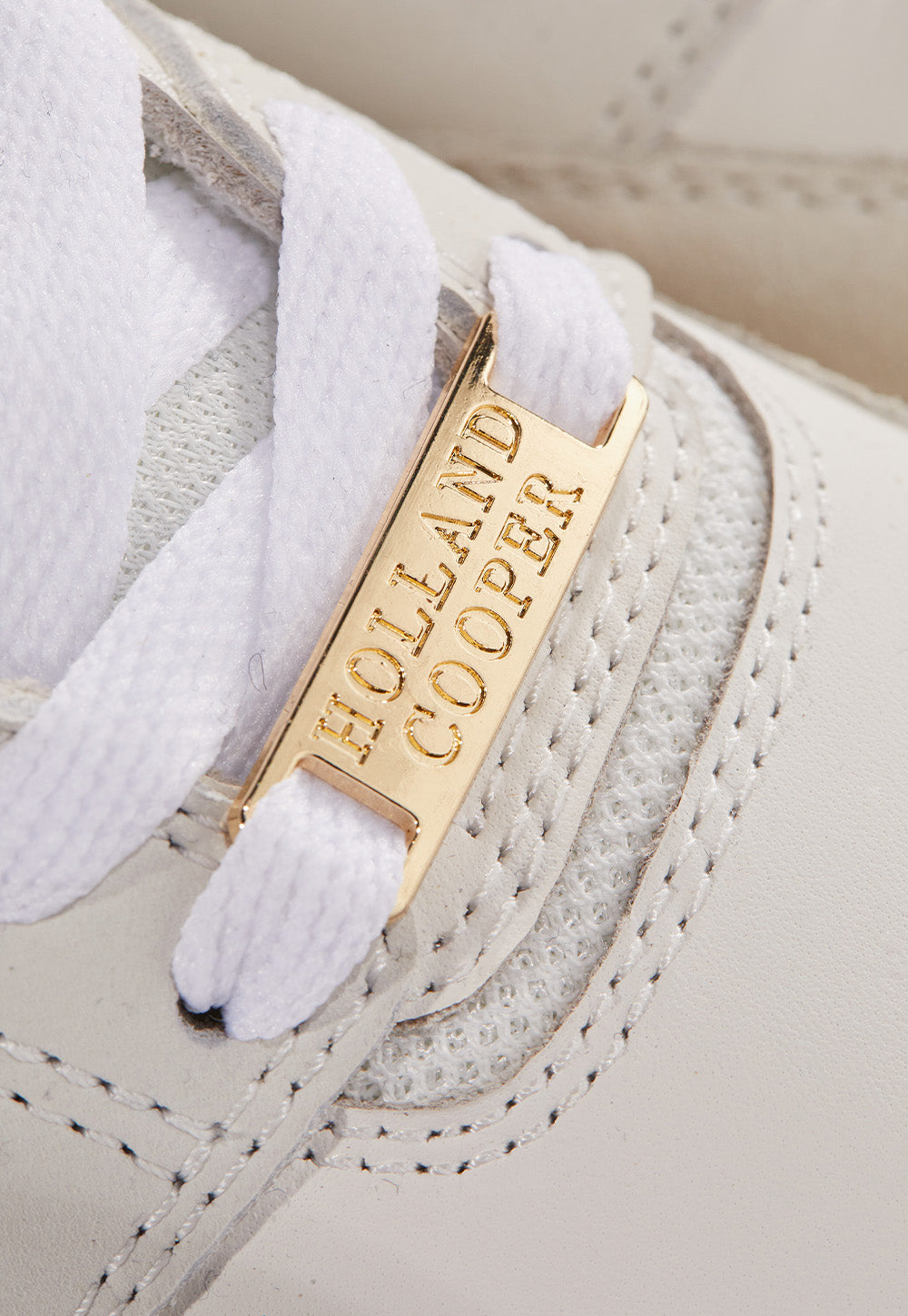 Retro Trainer - Off White