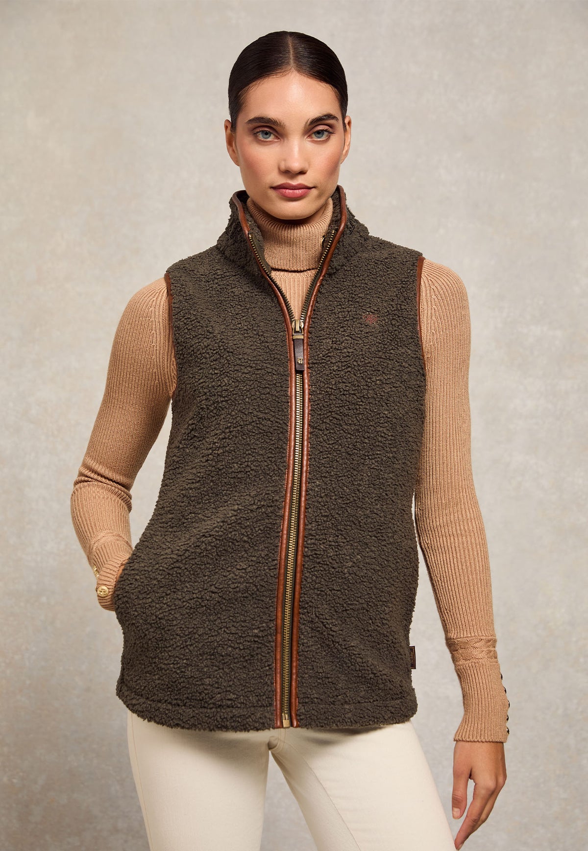 Holland Cooper Country Fleece Gilet in Khaki Borg, khaki borg fleece gilet with faux leather piping