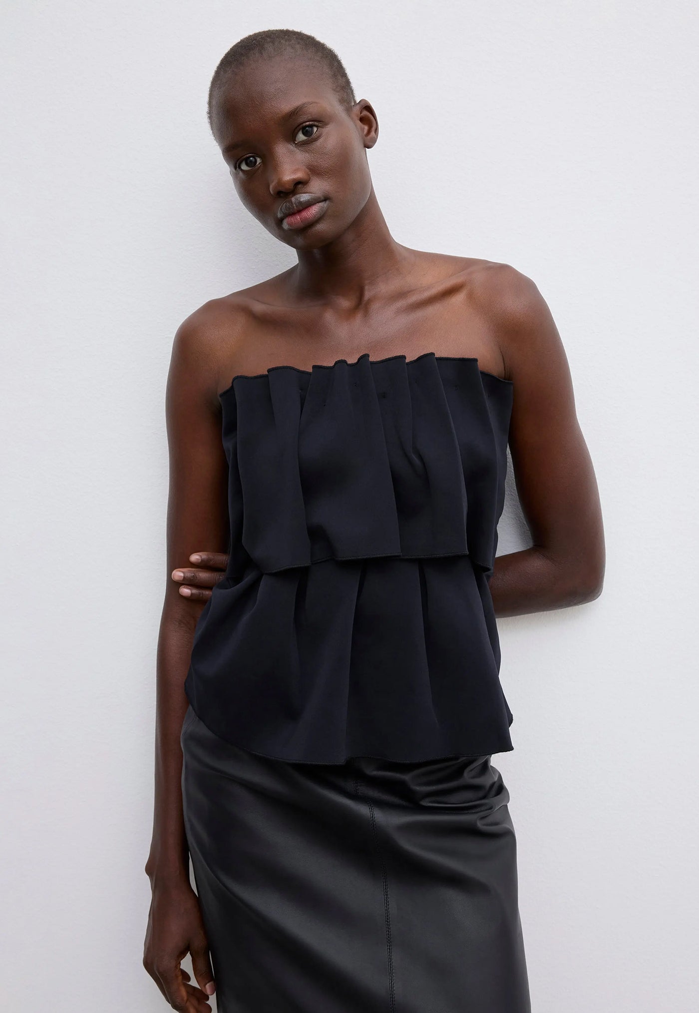 Sculpted Tube Top - Black