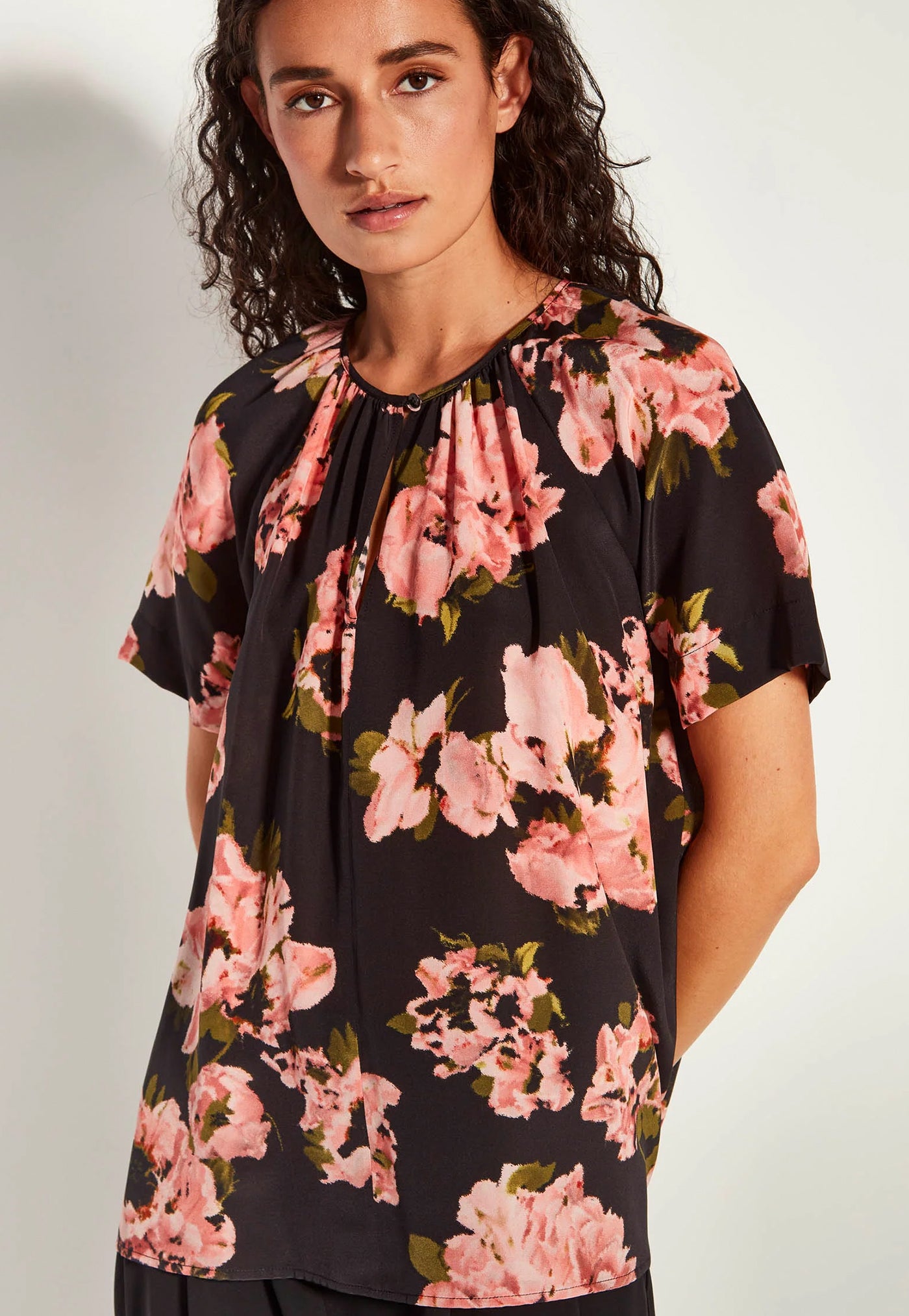 Dina Top - Shadow