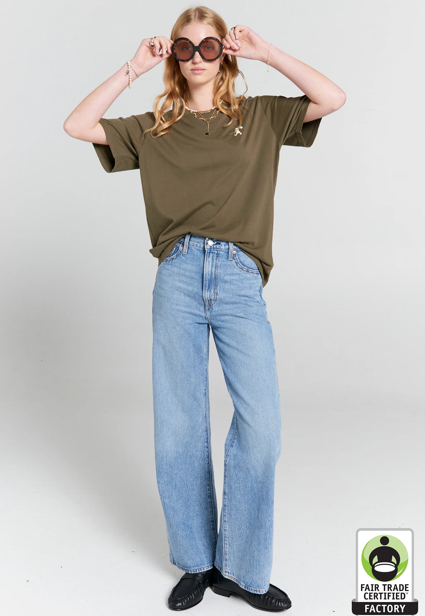 Embroidered Runaway Girl Classic Organic Cotton T-Shirt - Hunter Green