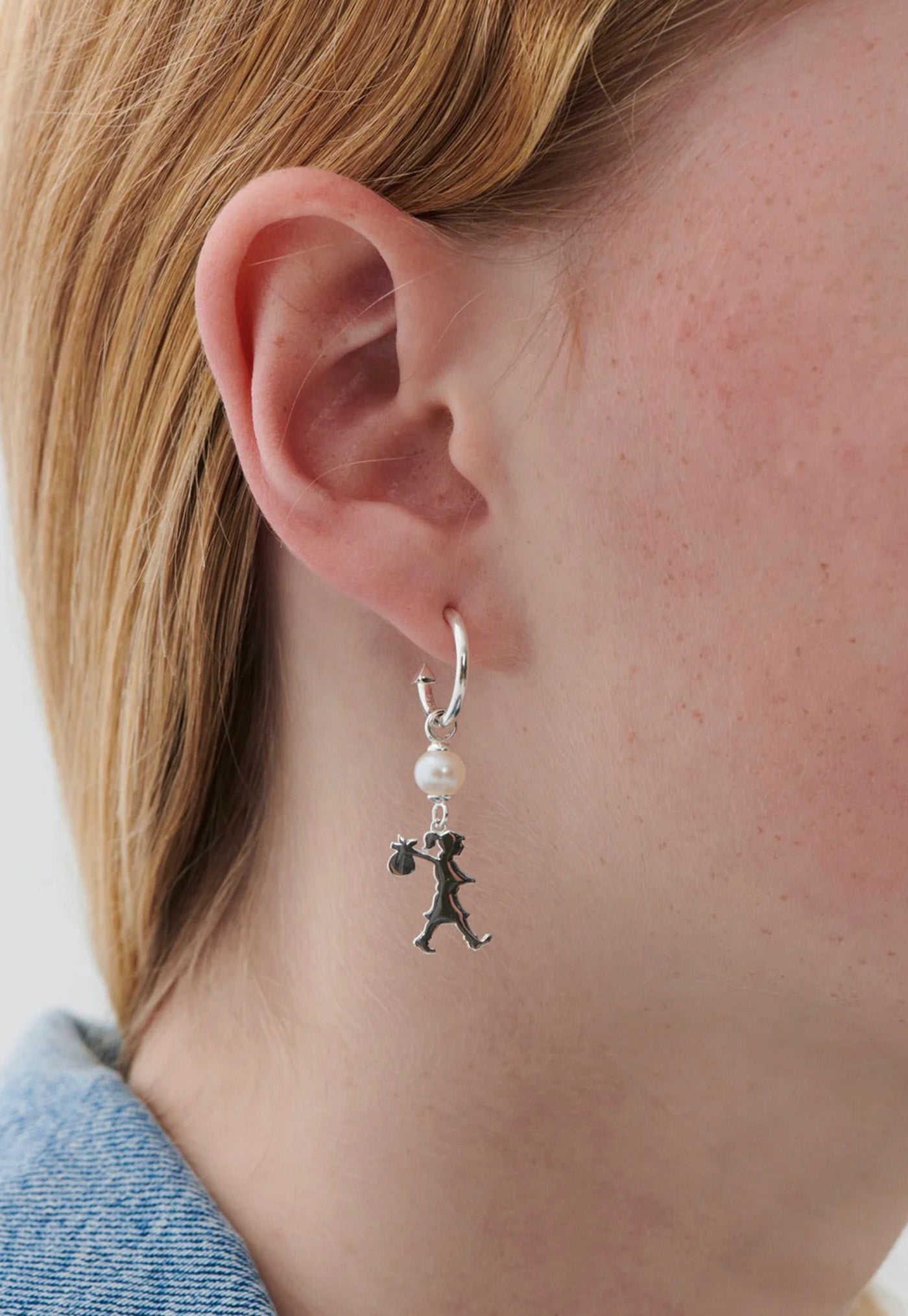 Girl With A Pearl Earrings sold by Angel Divine