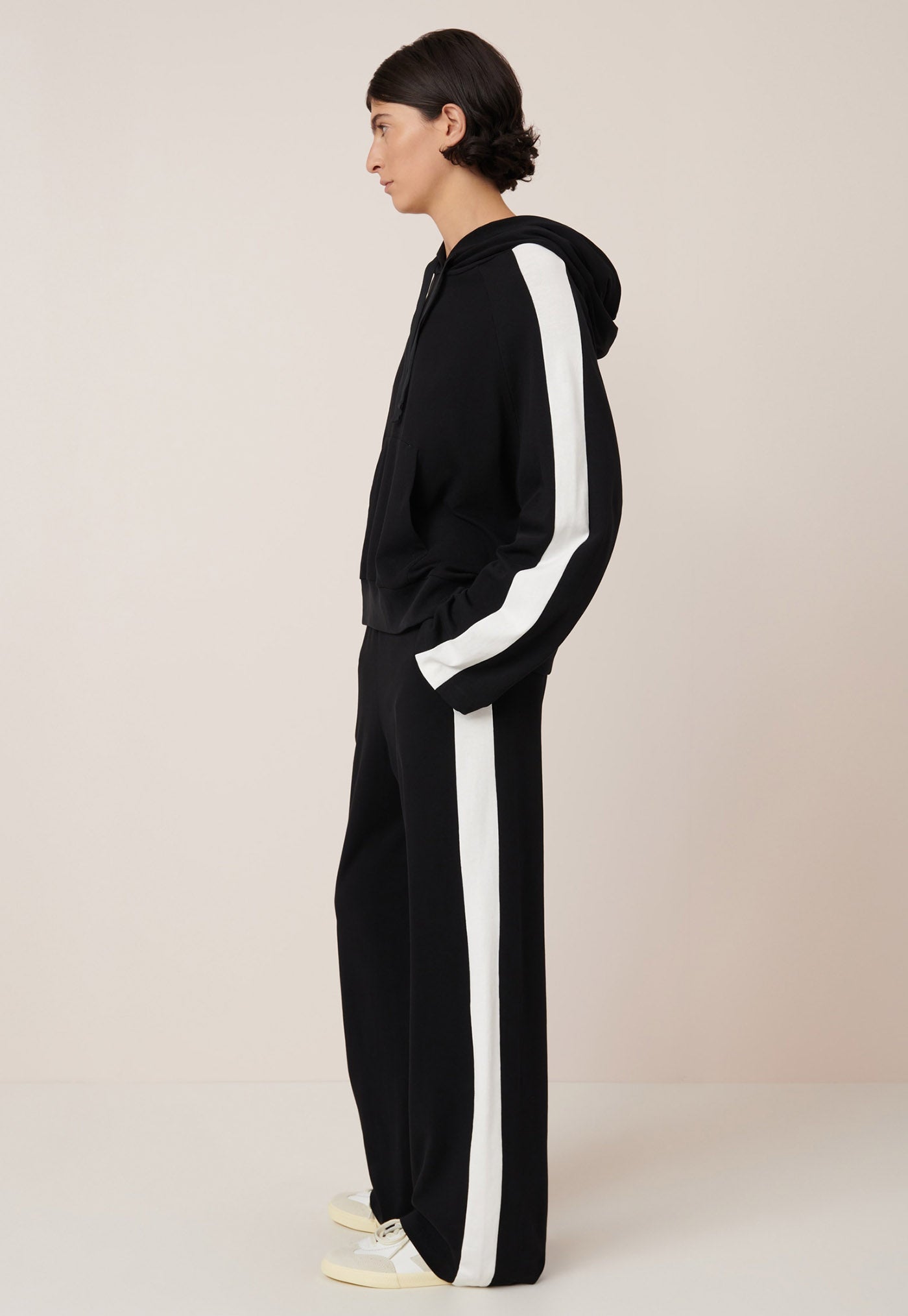 Contrast Hoodie - Black