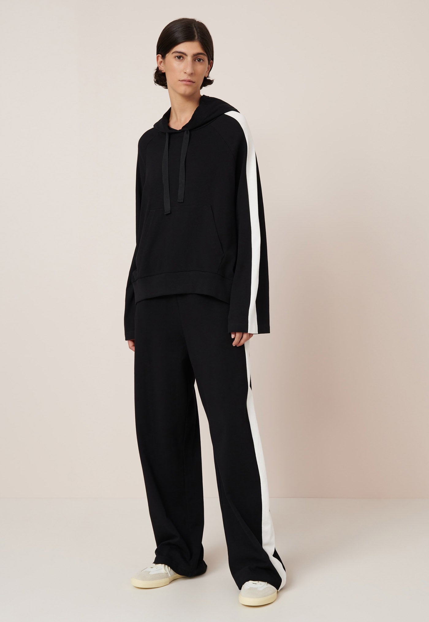 Contrast Hoodie - Black