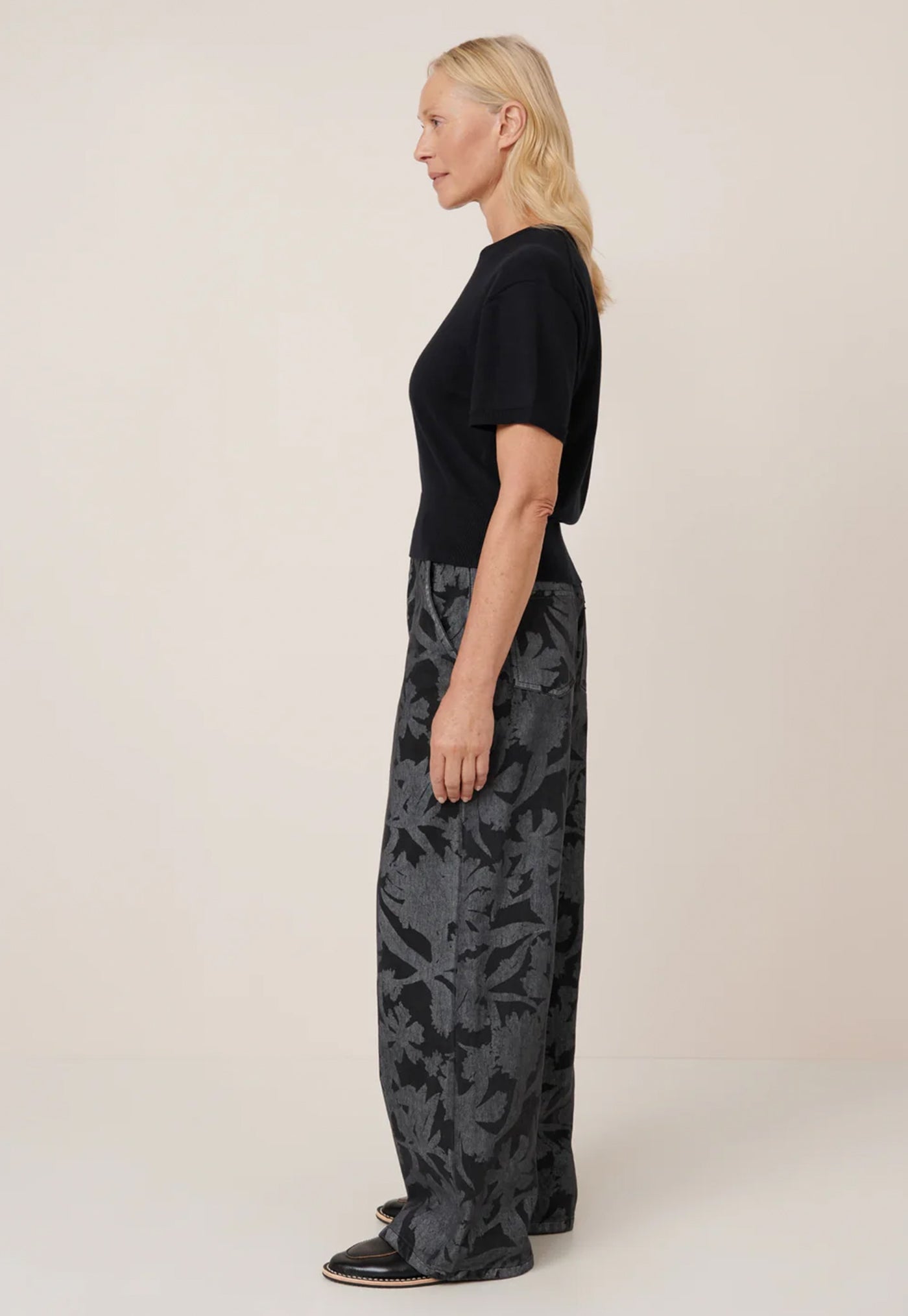 Silhouette Top - Black