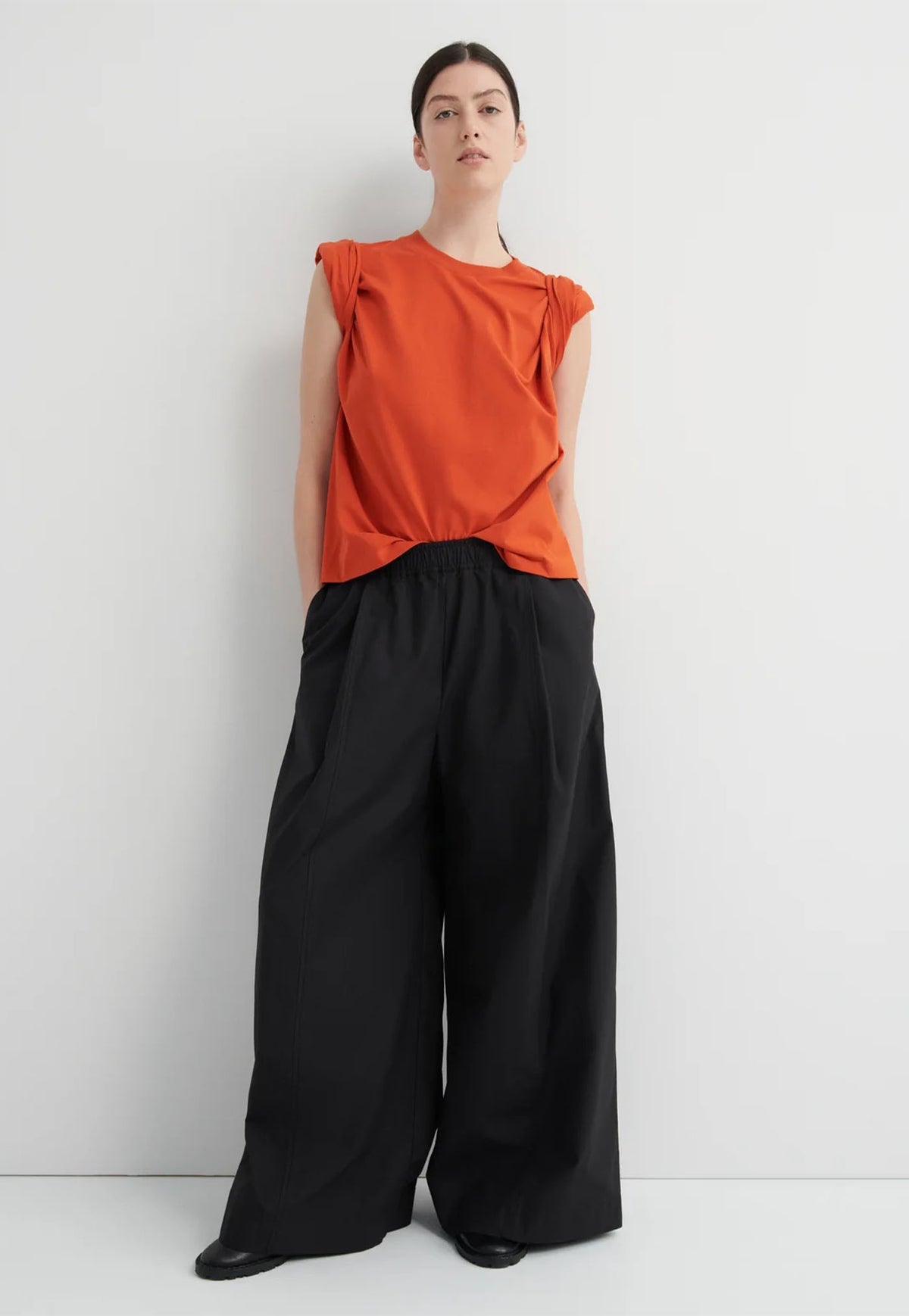 Surround Pant - Black