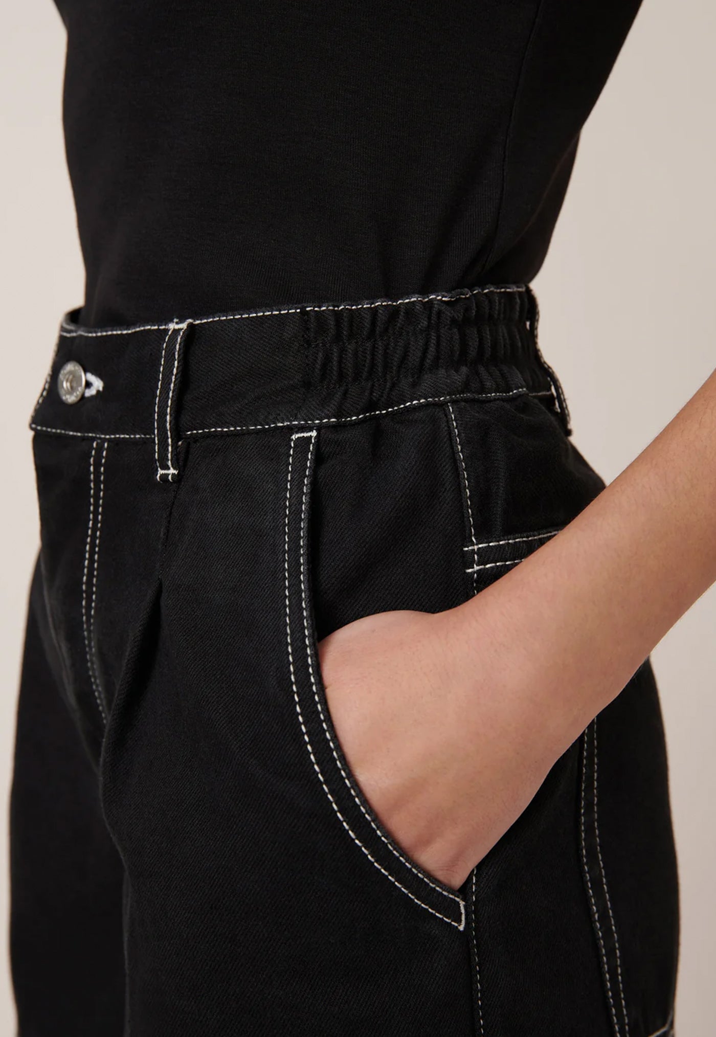 Outline Shorts - Black Denim