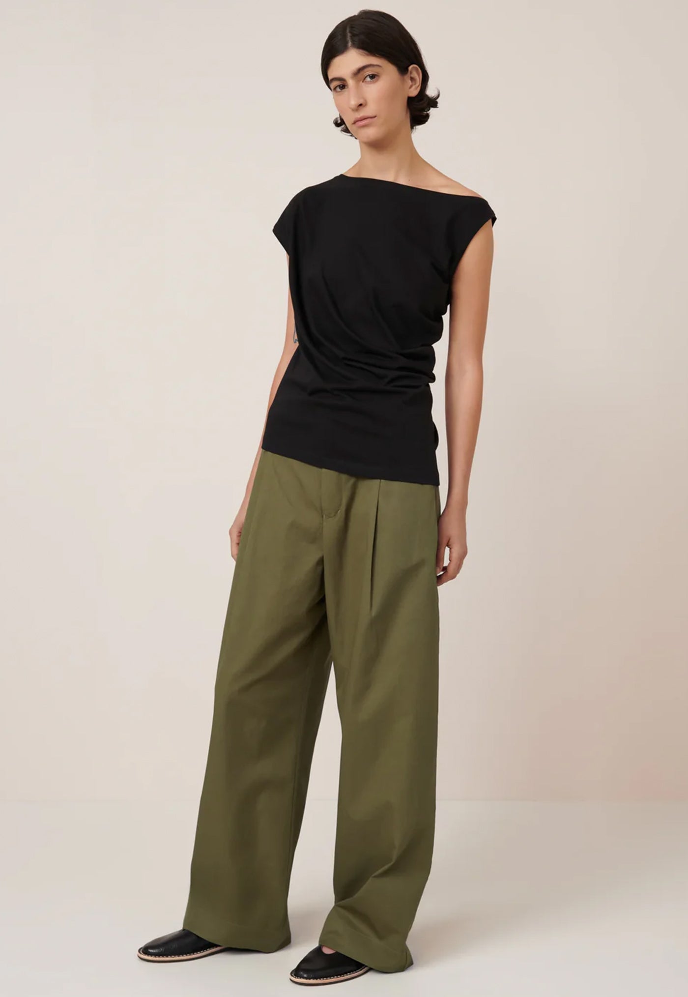 Asymmetric Top - Black