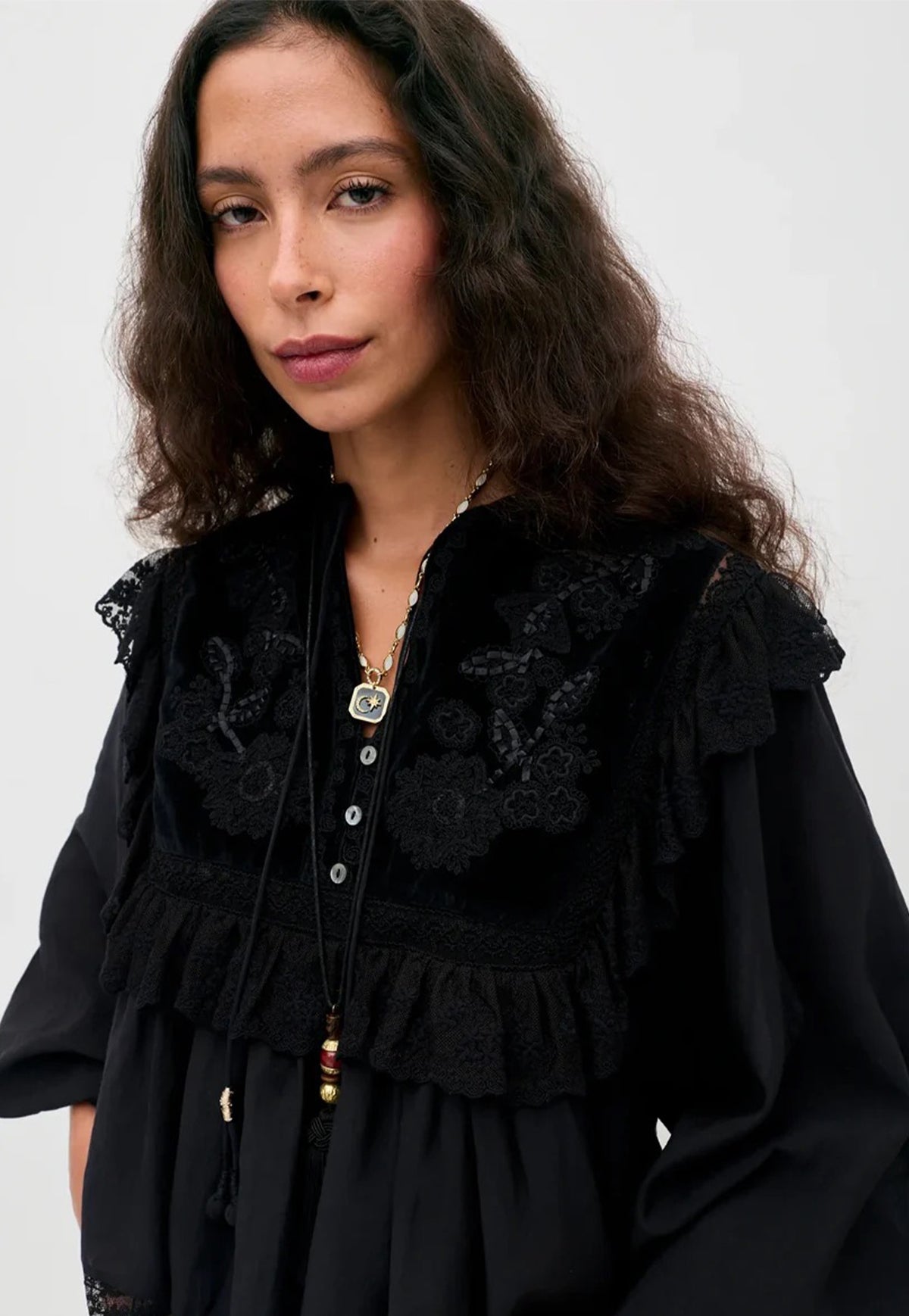 Diann Top - Lily Embroidery Black