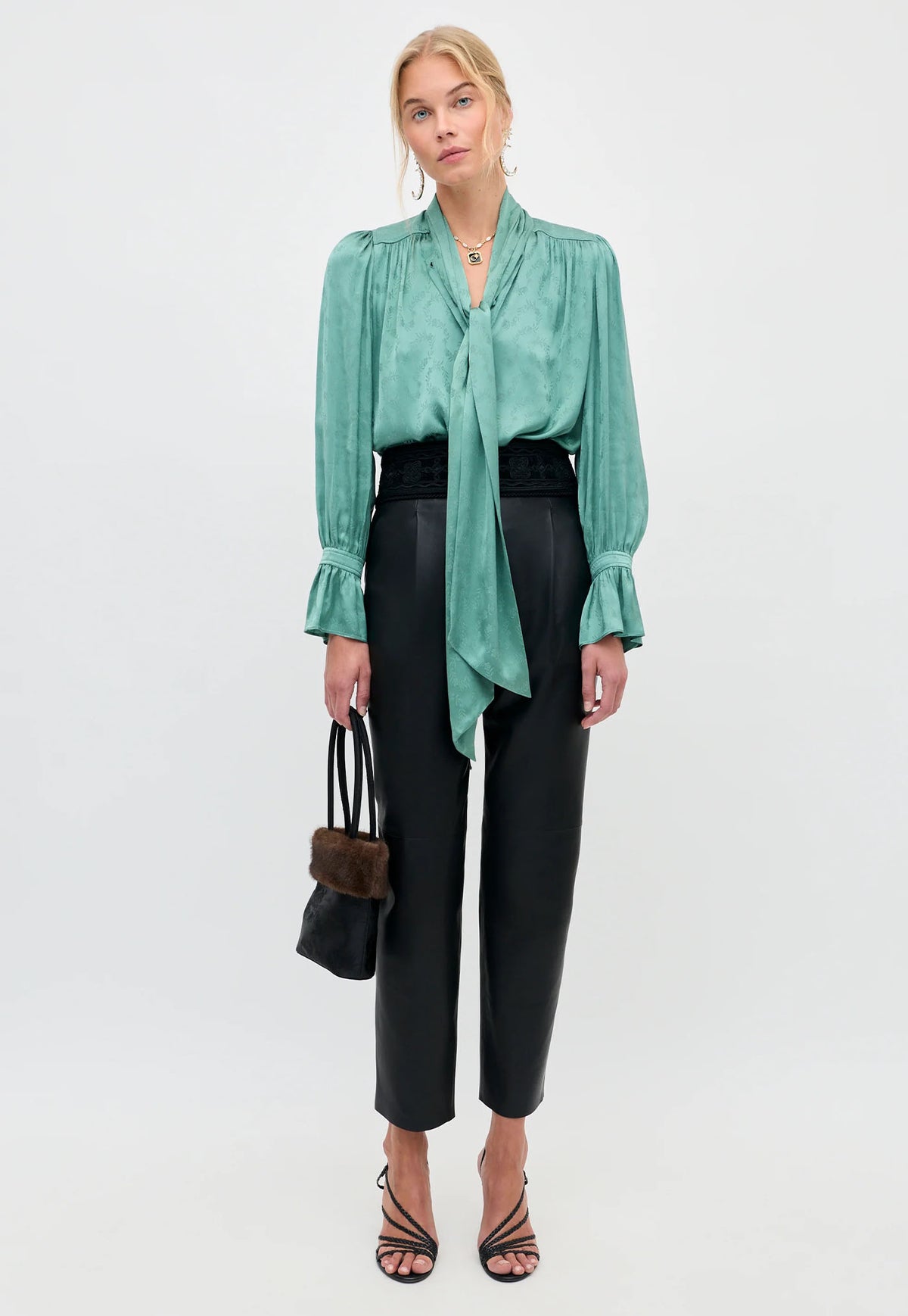 Evanora Top - Floral Trail Sage Green