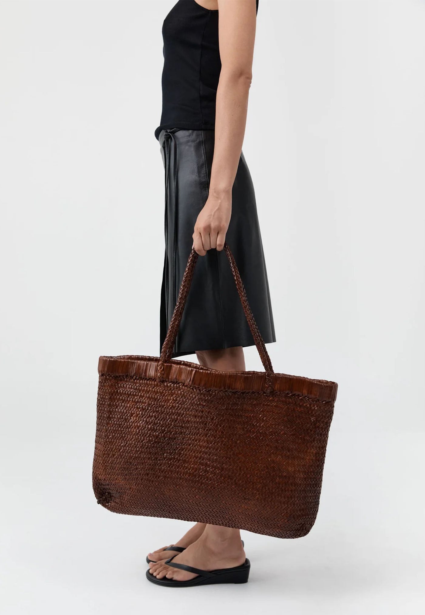Wide Bagu Woven Tote - Chestnut