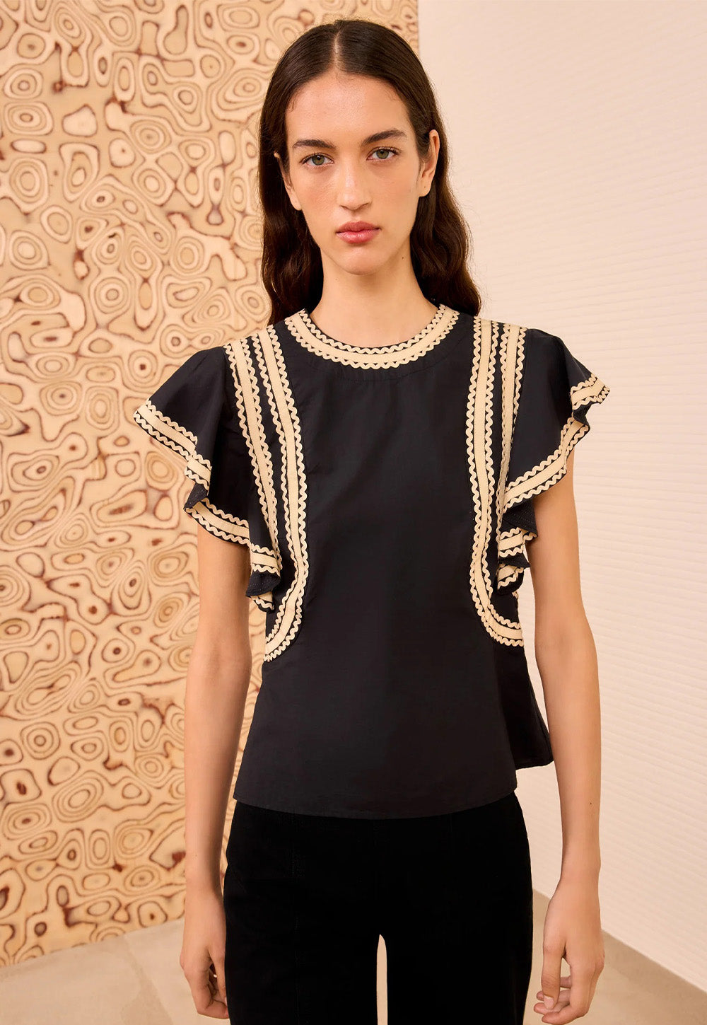 Anora Flutter Sleeve Top - Noir